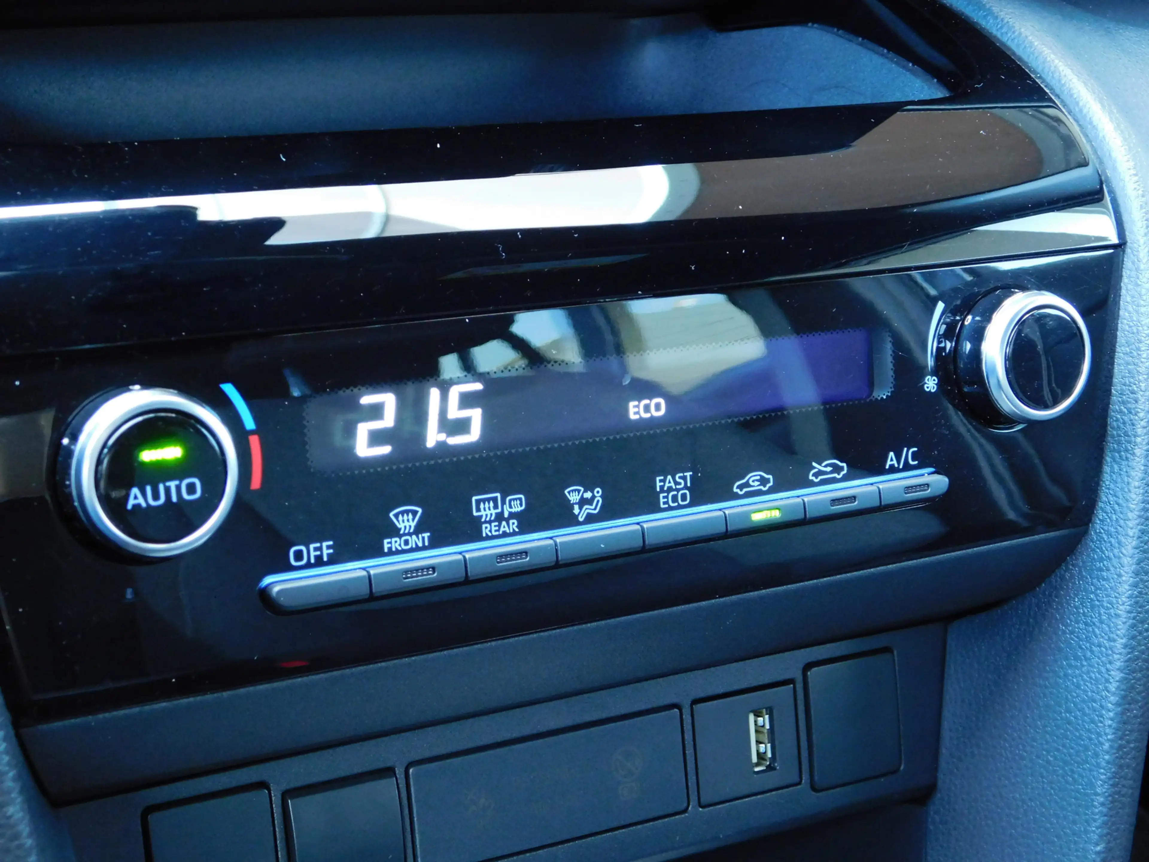 Toyota Yaris Cross 1.5 Hybrid Dynamic — photo 22