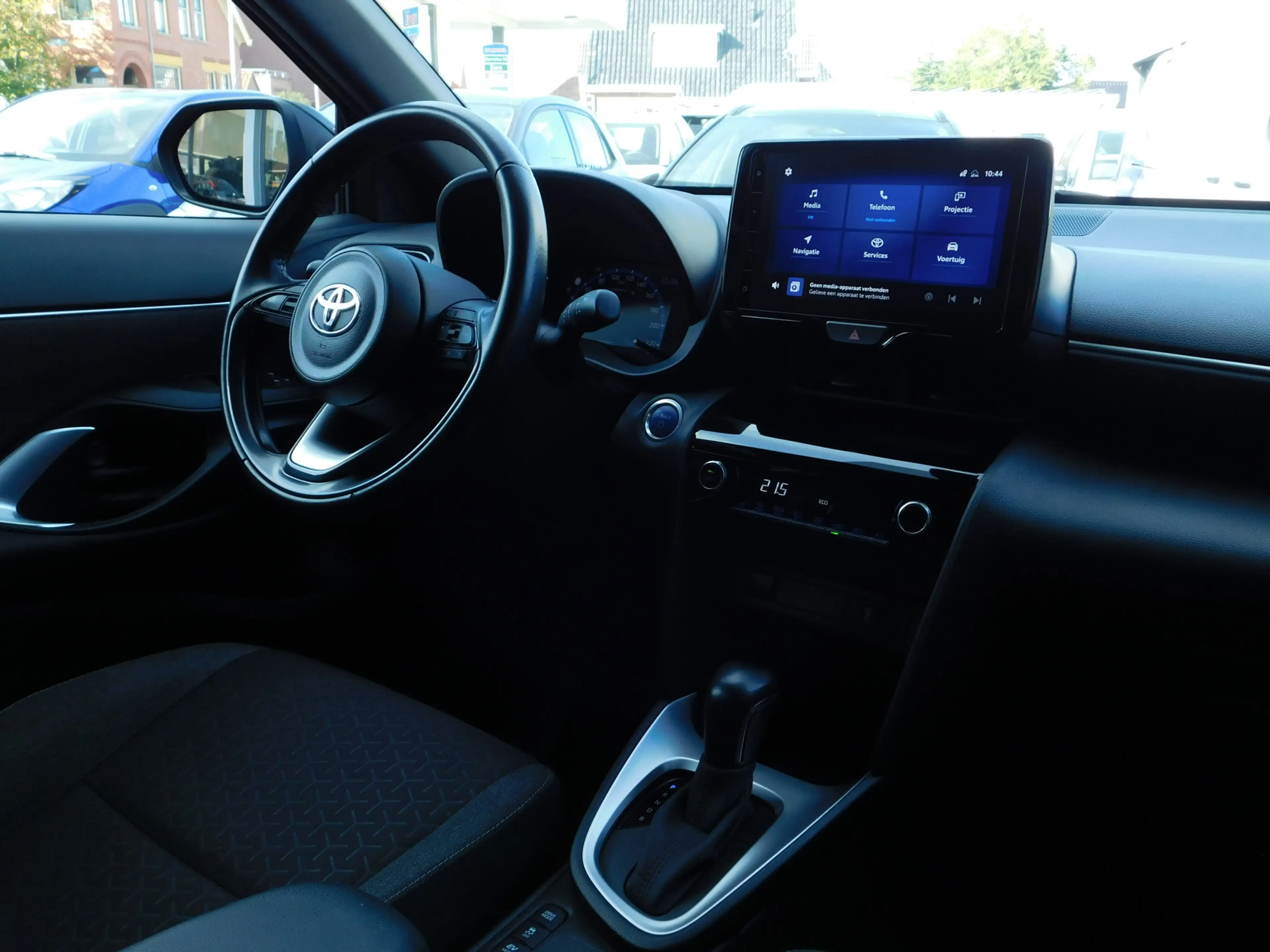 Toyota Yaris Cross 1.5 Hybrid Dynamic — photo 12