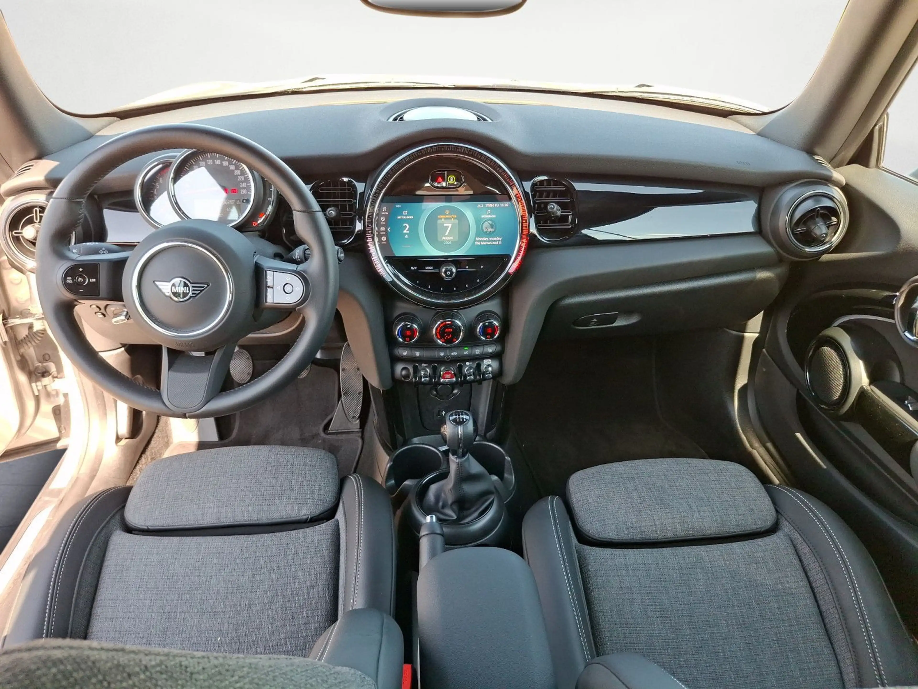 MINI Cooper Cabrio Cooper First Cabrio Classic Trim Steptr. PDC — photo 11