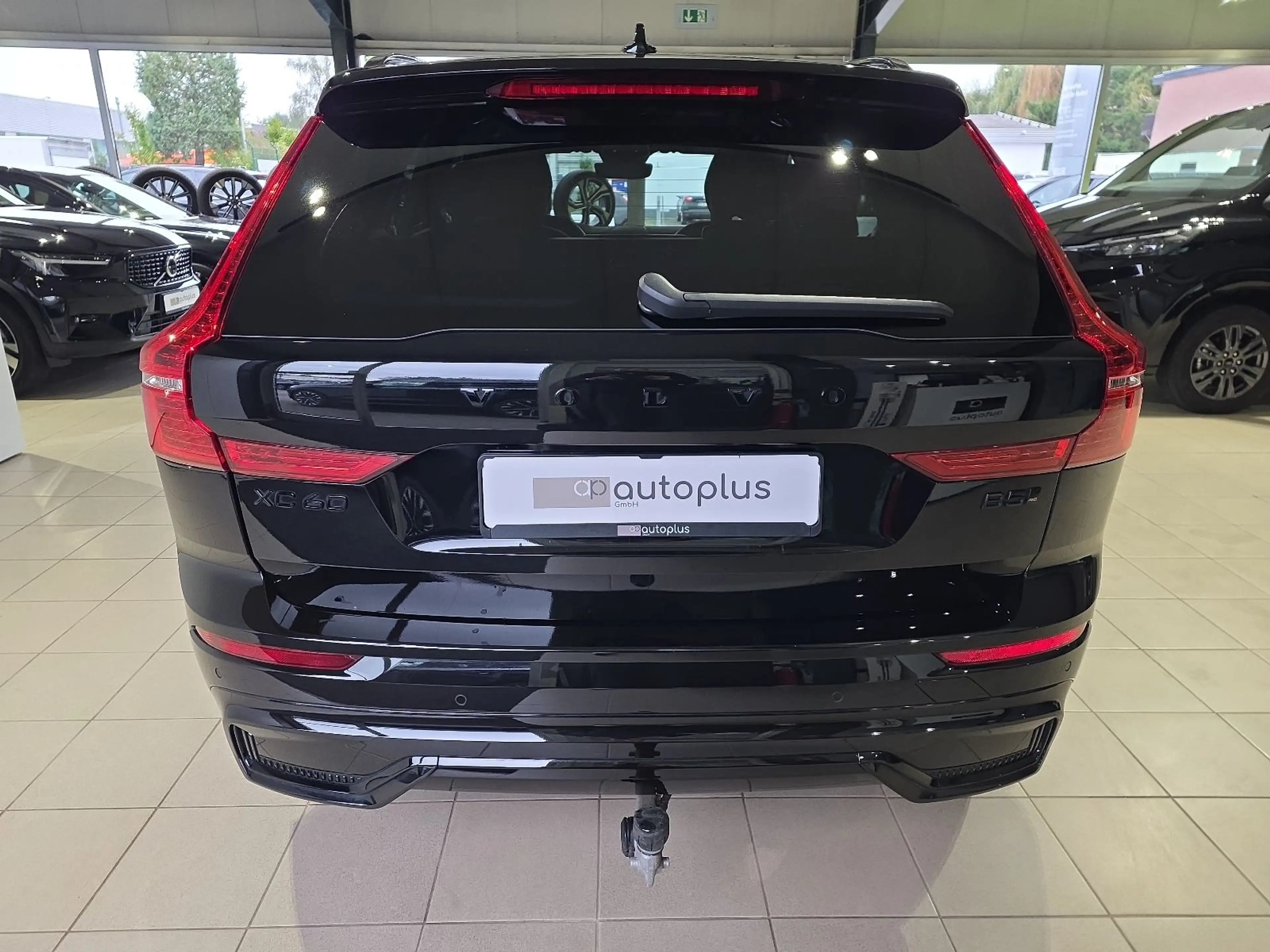 Volvo XC60 B5 Ultra Black Edition AWD ACC BLIS AHK — photo 8