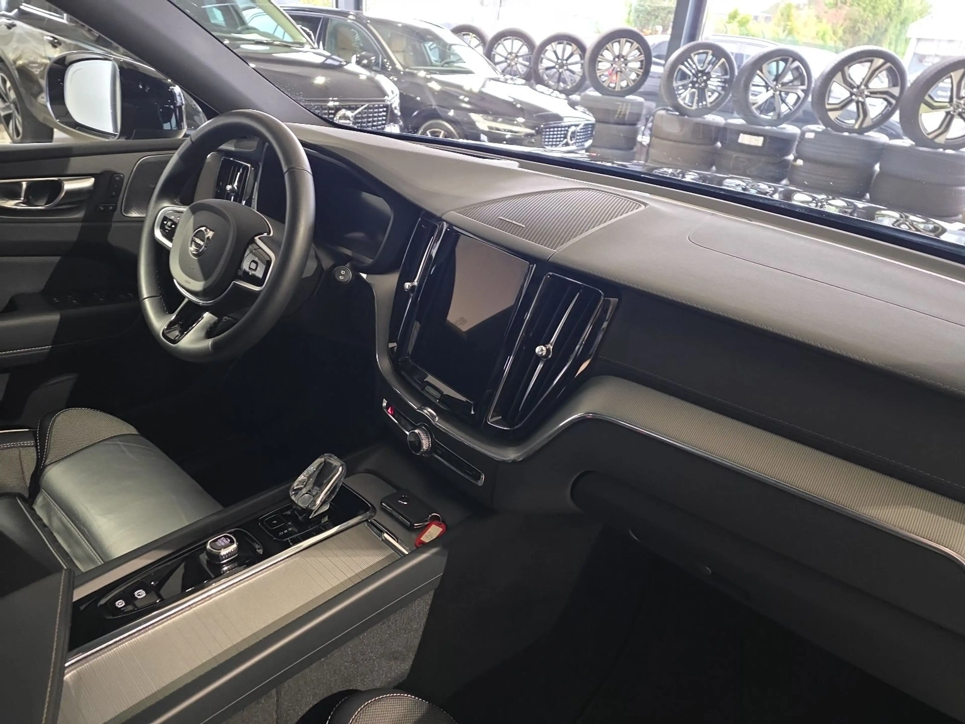 Volvo XC60 B5 Ultra Black Edition AWD ACC BLIS AHK — photo 12