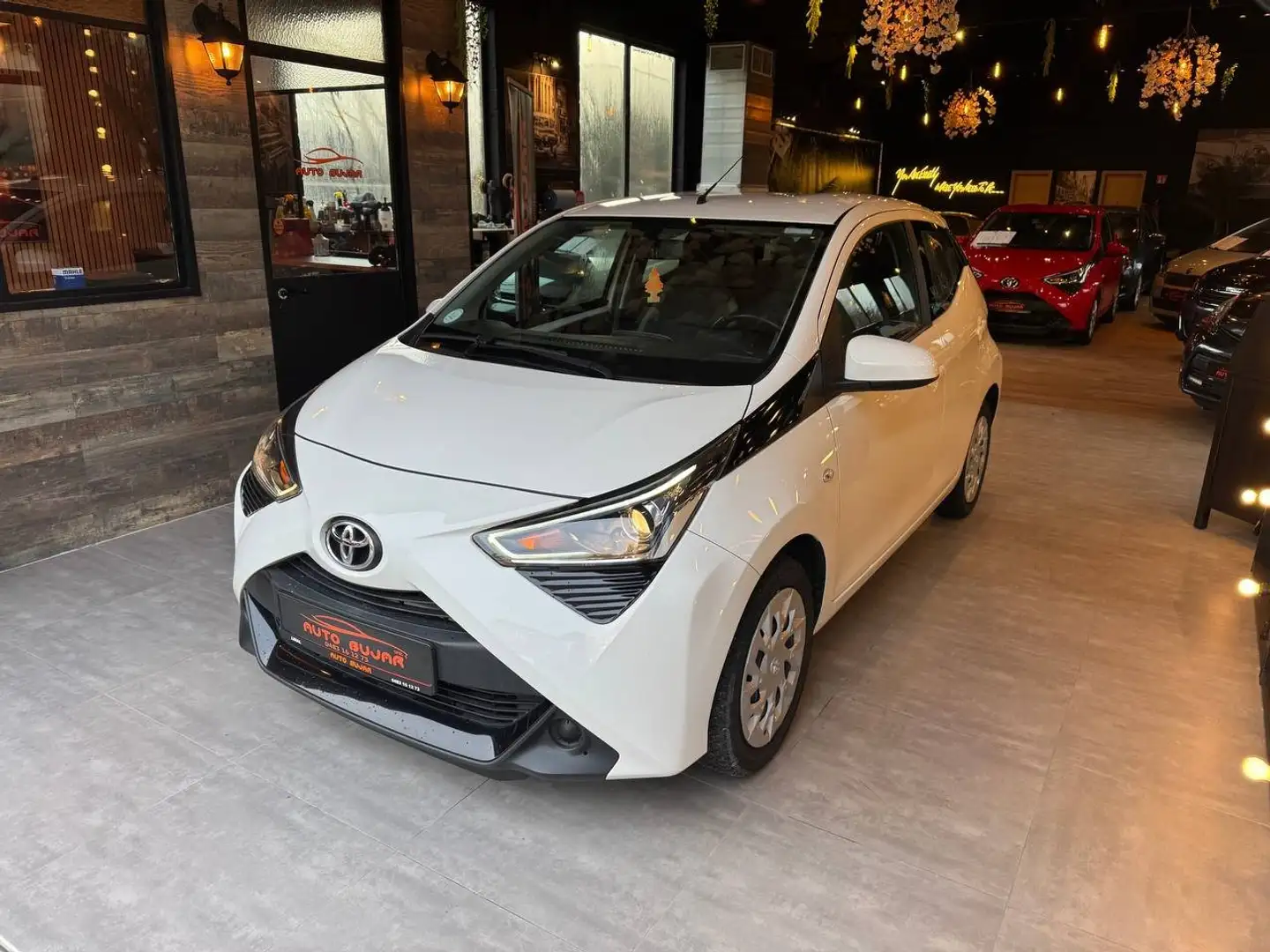 Toyota Aygo Aygo 1.0i VVT-i **AIRCO / CARPLAY / 54000 KM** Blanc - 2