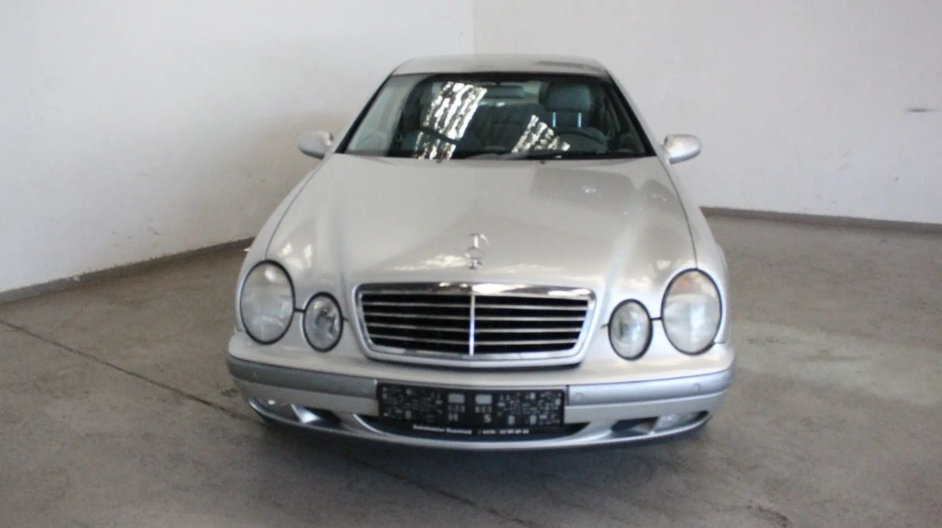 Mercedes-Benz CLK 230 KOMPRESSOR,SPORT Ausst,Automatik,Navi Silber - 2