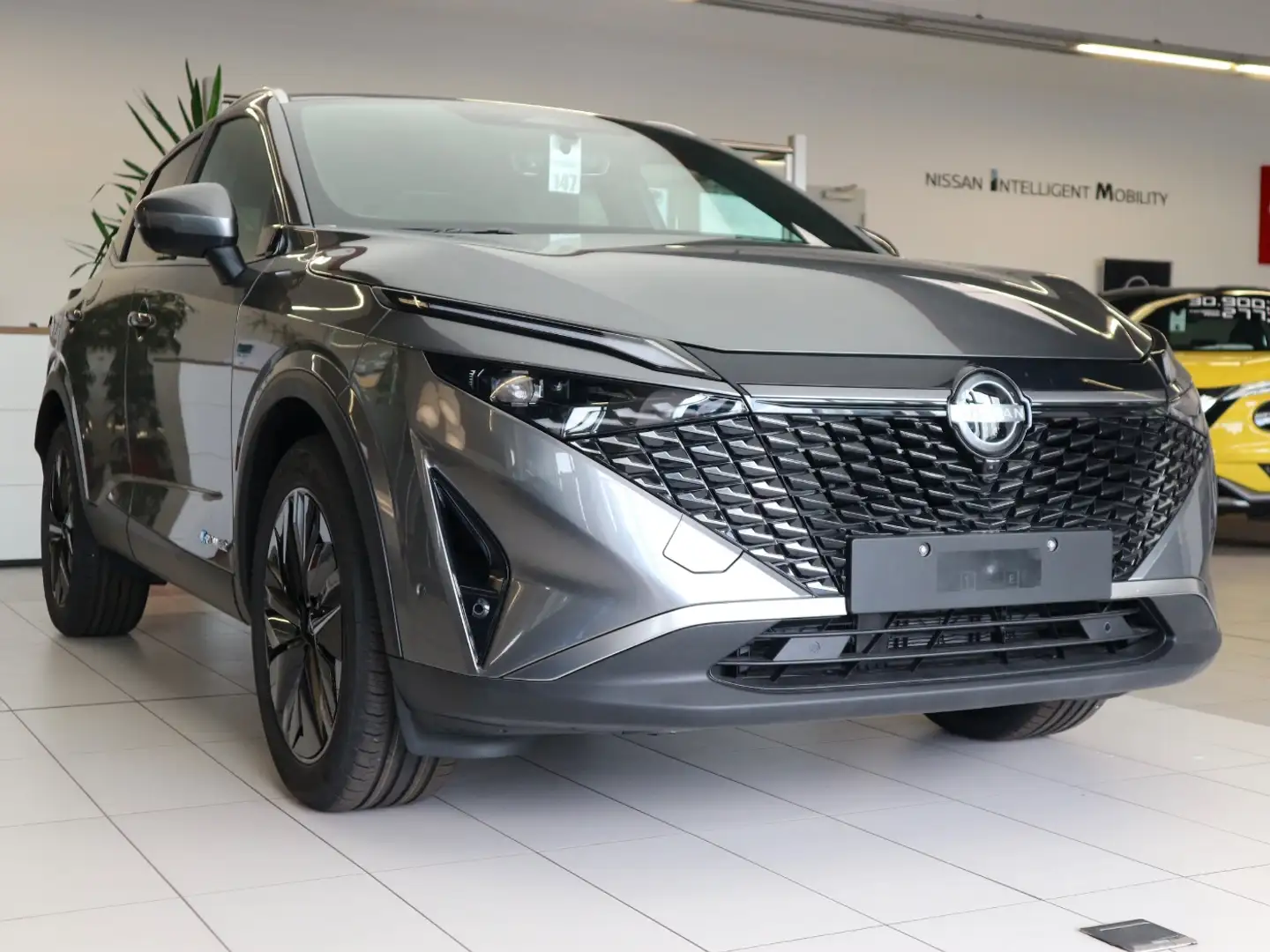Nissan Qashqai 1.5VC-T e-Power Tekna NAV Pano Bose LED Grau - 2
