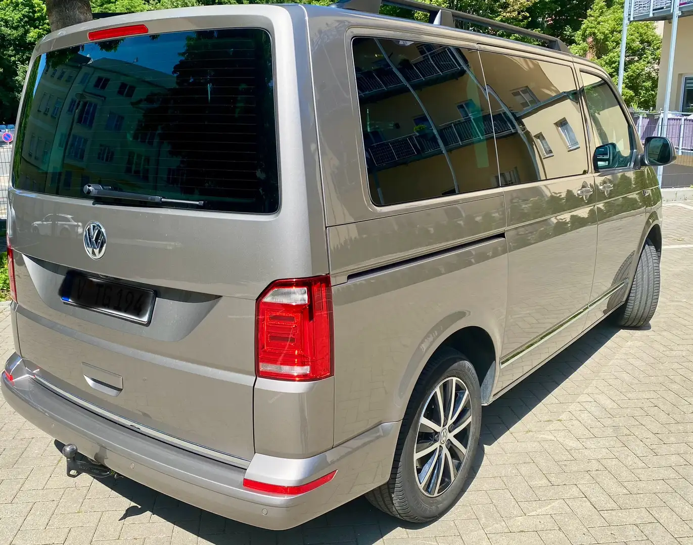 Volkswagen T6 Multivan Multivan Generation Six Beige - 2