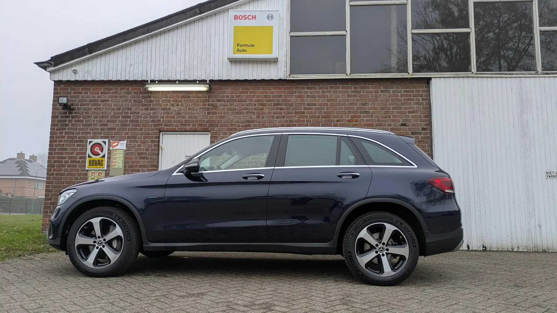 Mercedes-Benz GLC 300 300e 4MATIC - trekhaak- HUD - 360* camera- Distron Blauw - 1