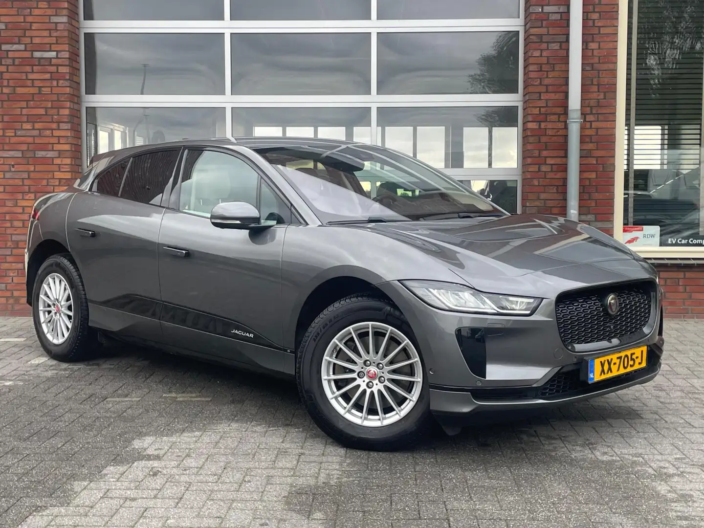 Jaguar I-Pace EV400 SE 90 kWh | SOH 93% | Trekhaak | Headup Disp Grijs - 2