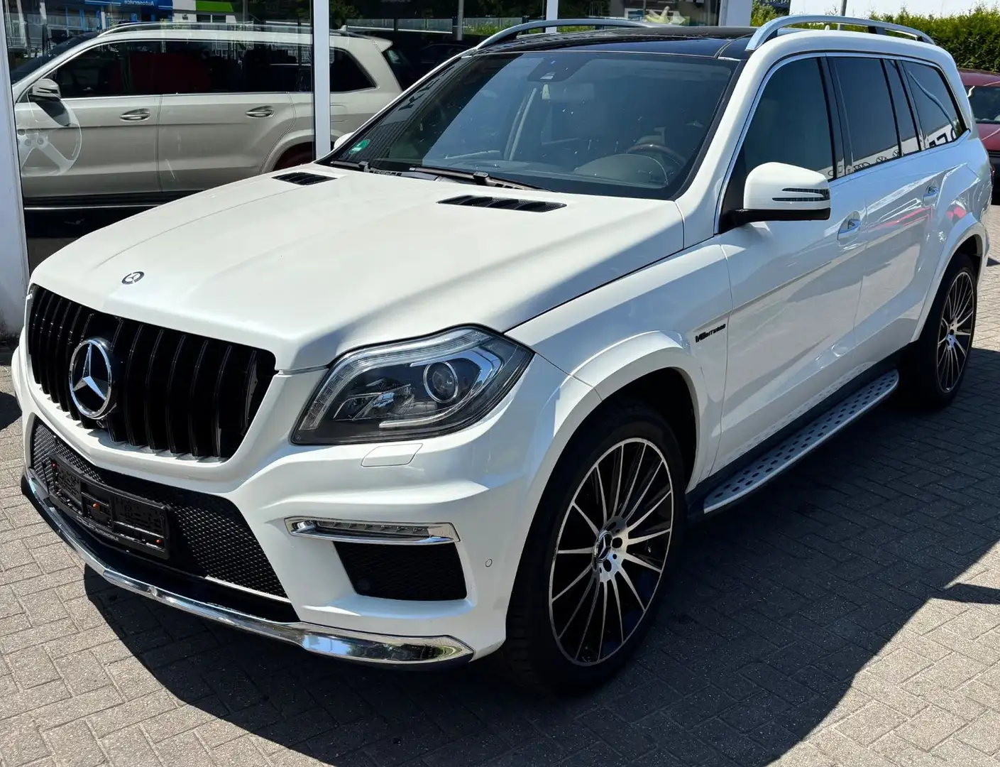 Mercedes-Benz GL 500 AMG BlueEfficiency 4Matic Weiß - 1