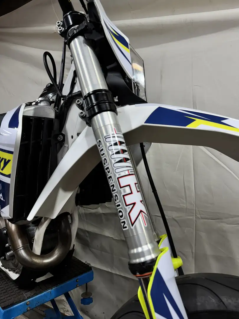 Husqvarna FE 450 2019 Supermoto | FMF + HK Suspension Wit - 2