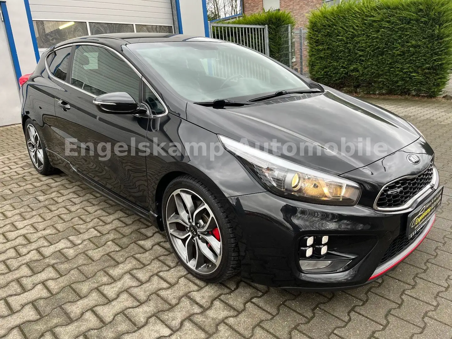 Kia ProCeed / pro_cee'd ProCeed 1.6 TGDI GT/NAVI/KAMERA/SCHECKH./1.HAND Black - 1