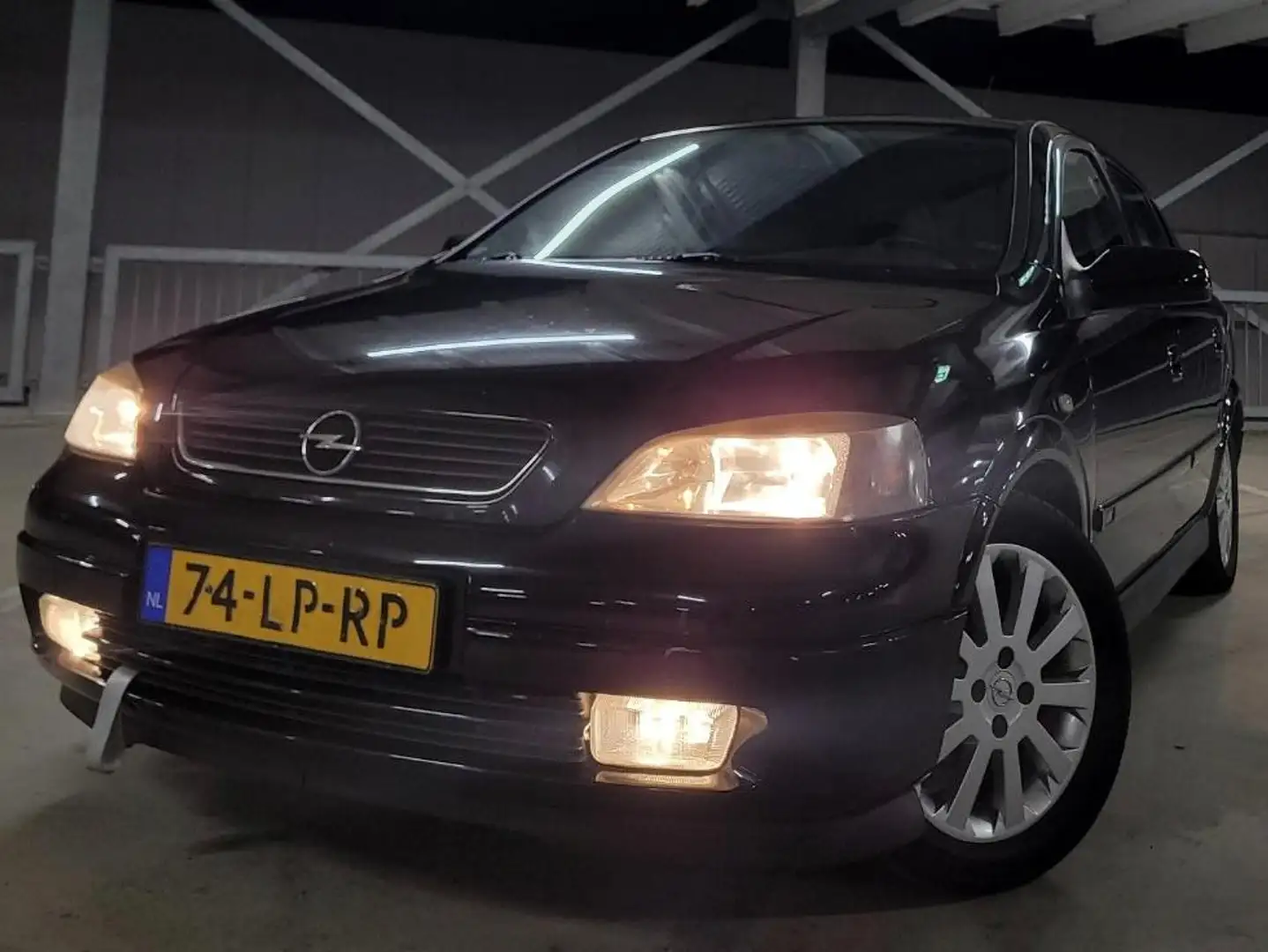 Opel Astra Astra 1.6-16V Sport Edition II - 2