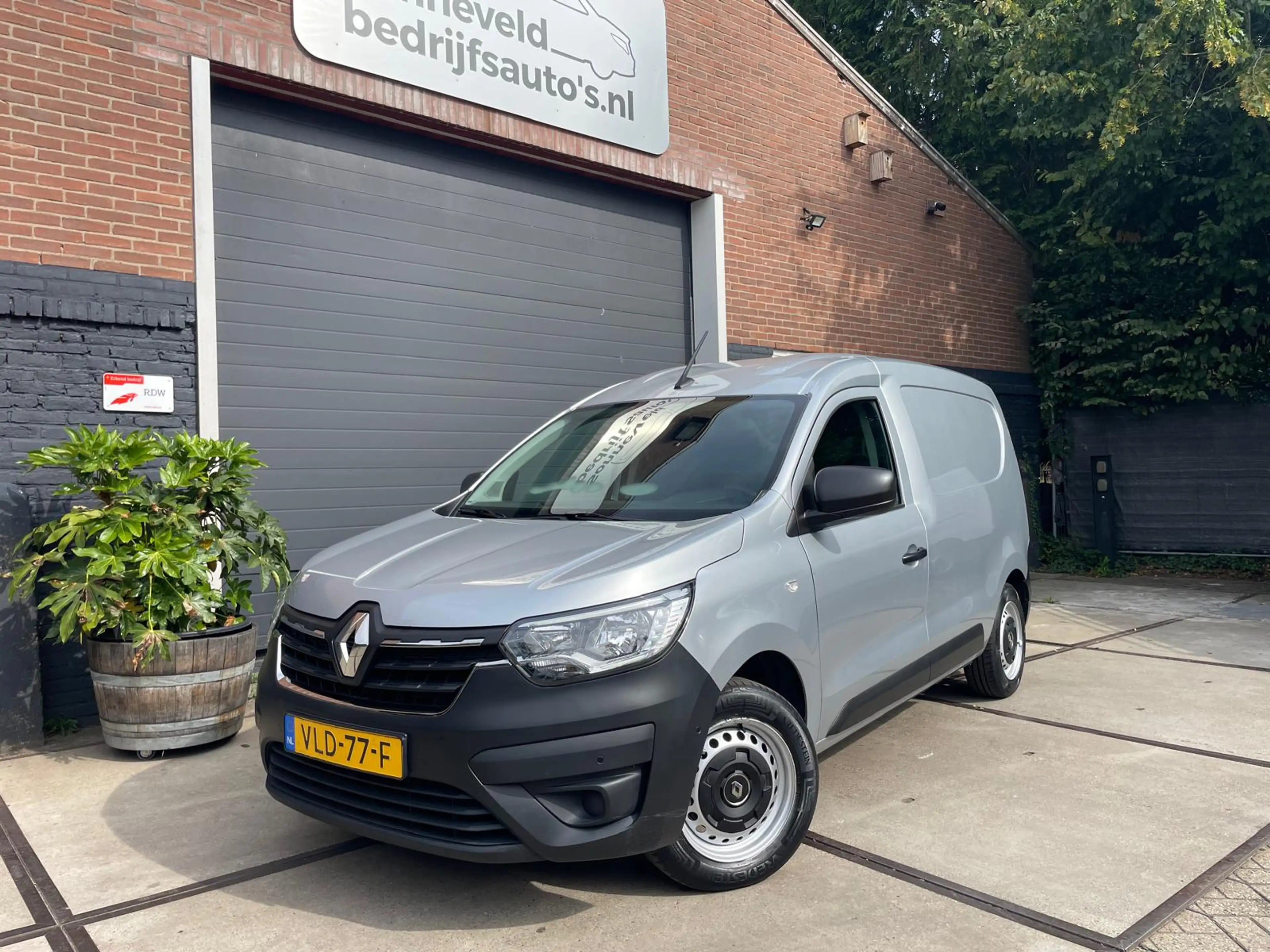 Renault Express 1.5 dCi 75 Comfort lage kilometerstand grijs-metal — photo 2