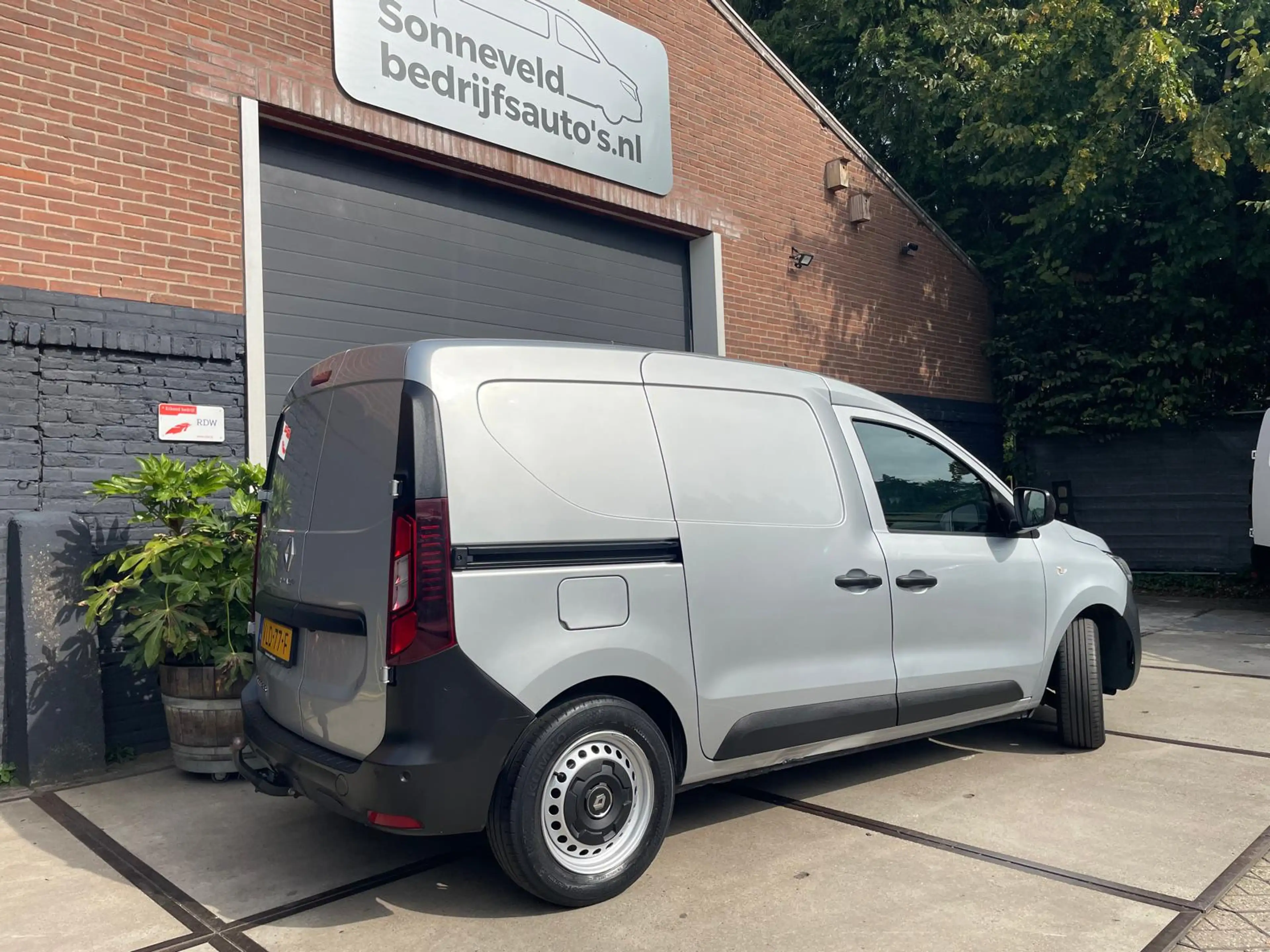 Renault Express 1.5 dCi 75 Comfort lage kilometerstand grijs-metal — photo 3