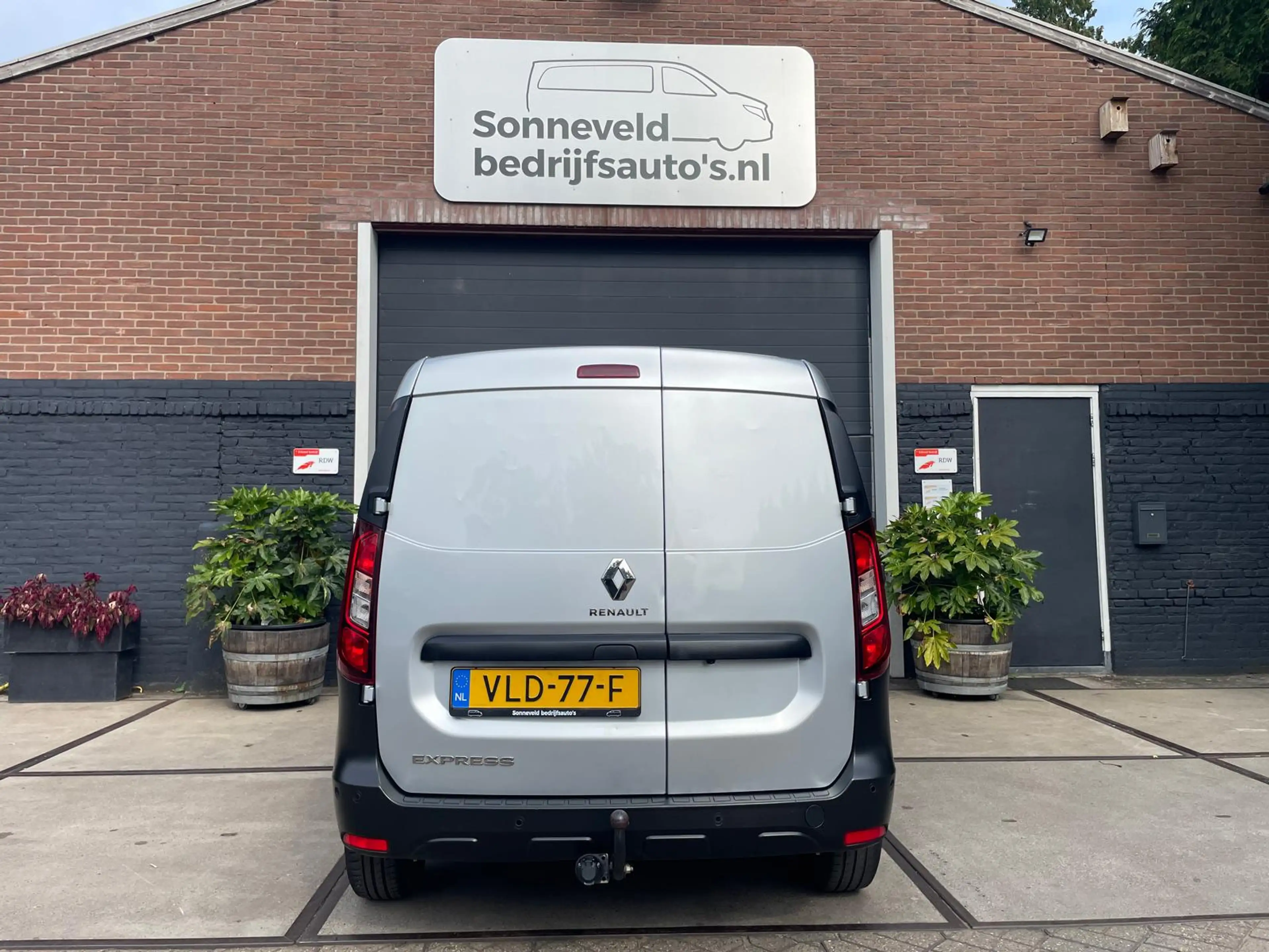 Renault Express 1.5 dCi 75 Comfort lage kilometerstand grijs-metal — photo 9