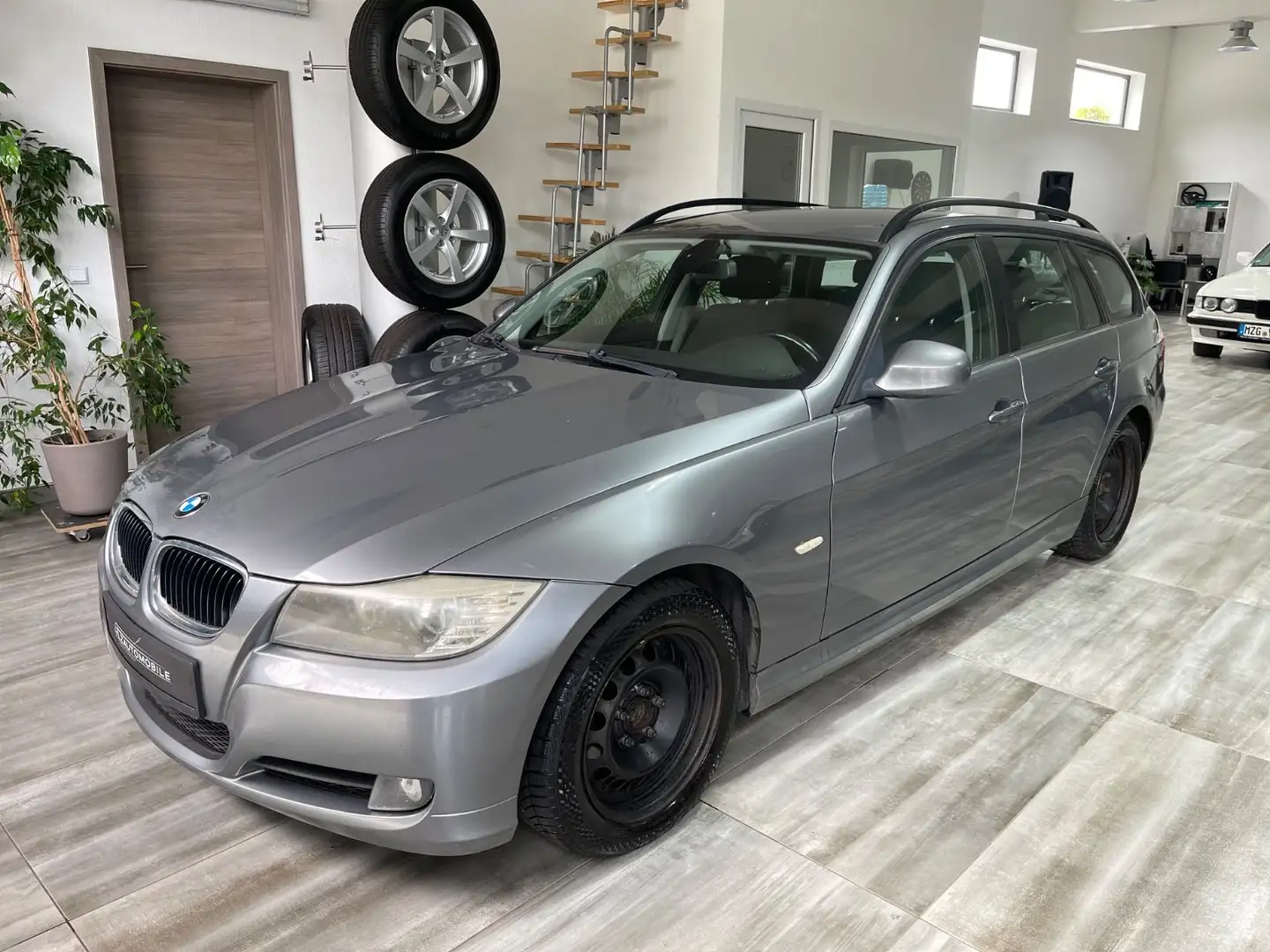 BMW 320 d Touring E91 Facelift LCI Grau - 1