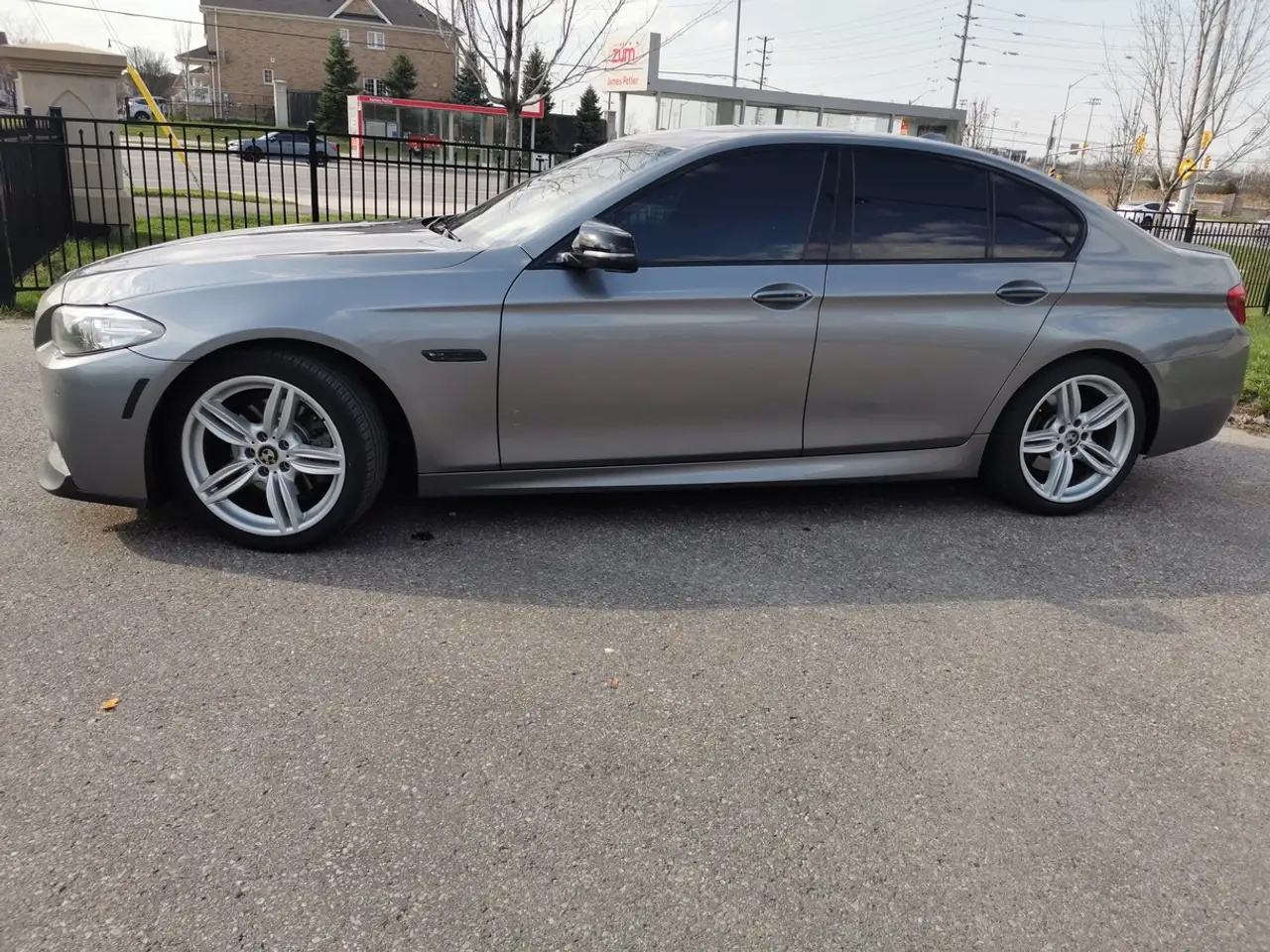 BMW 5 Series снимка BMW 5 Series
