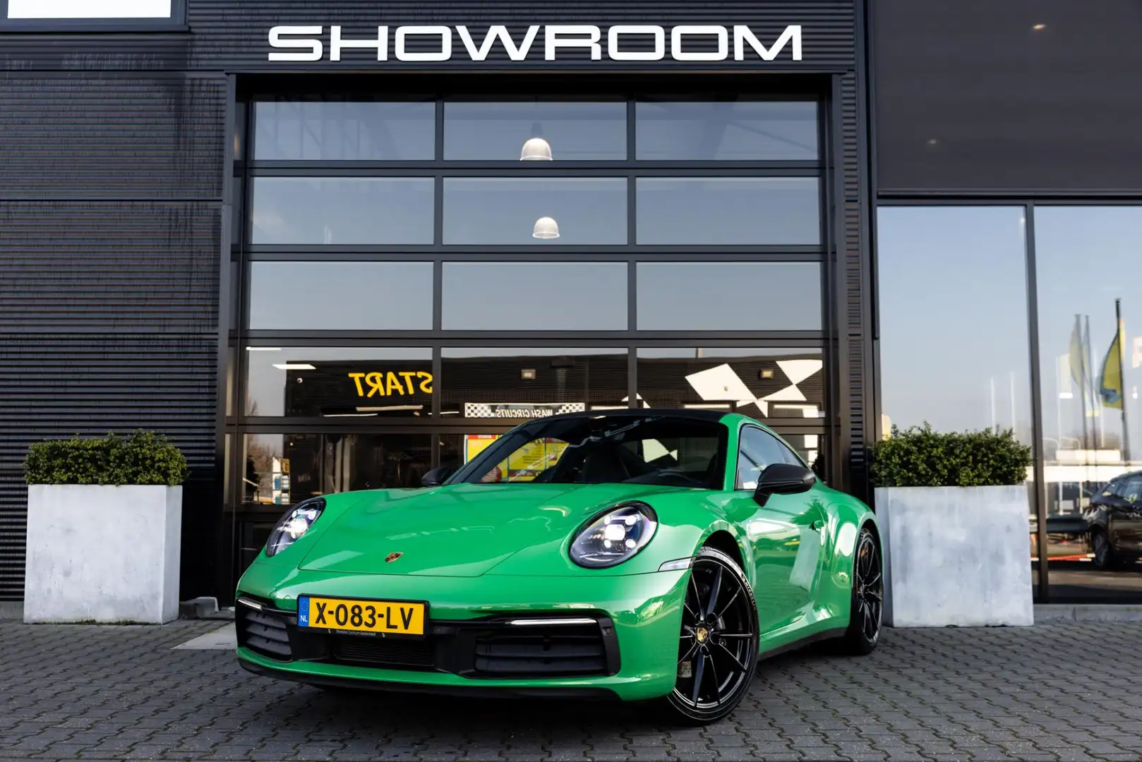 Porsche 992 992 3.0 Carrera, 385 PK, Python Groen, incl BTW! Groen - 2