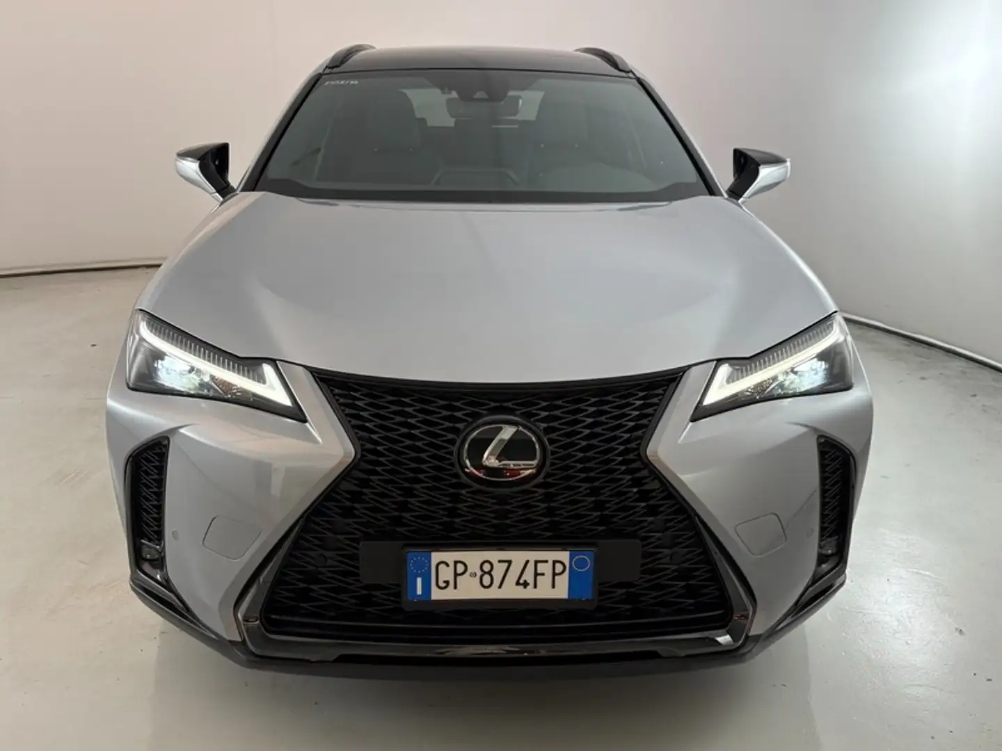 Lexus UX 250h 250 2.0 Hybrid Design Siyah - 2