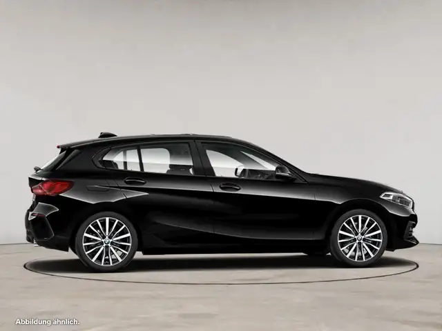 BMW 1 Series view 8