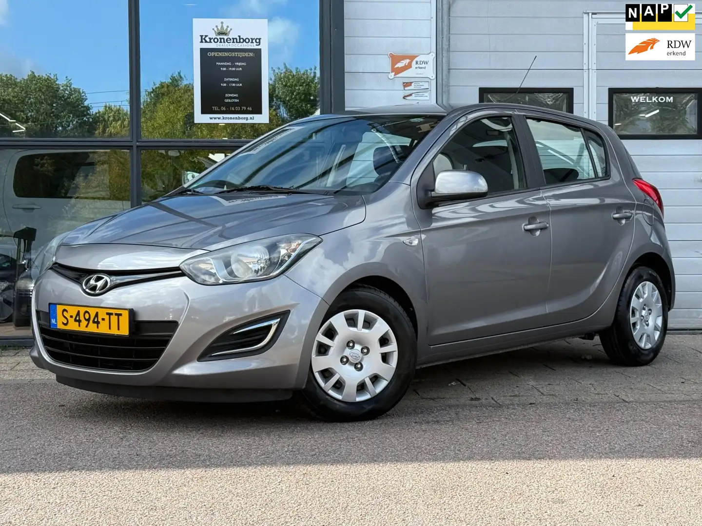 Hyundai i20 1.2i First Edition, NAP, APK, AIRCO Gris - 1