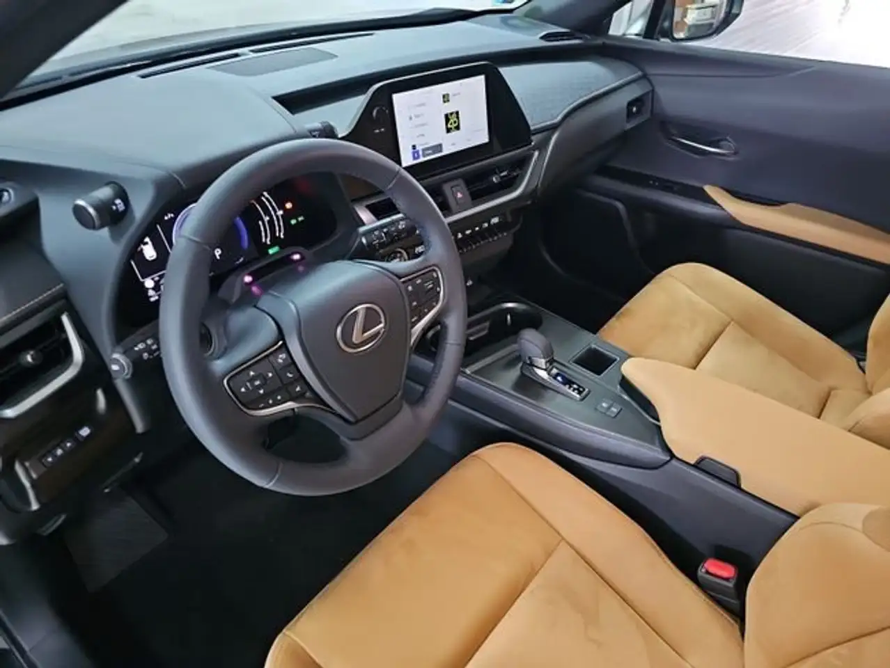 Lexus UX 2026 — фото 10