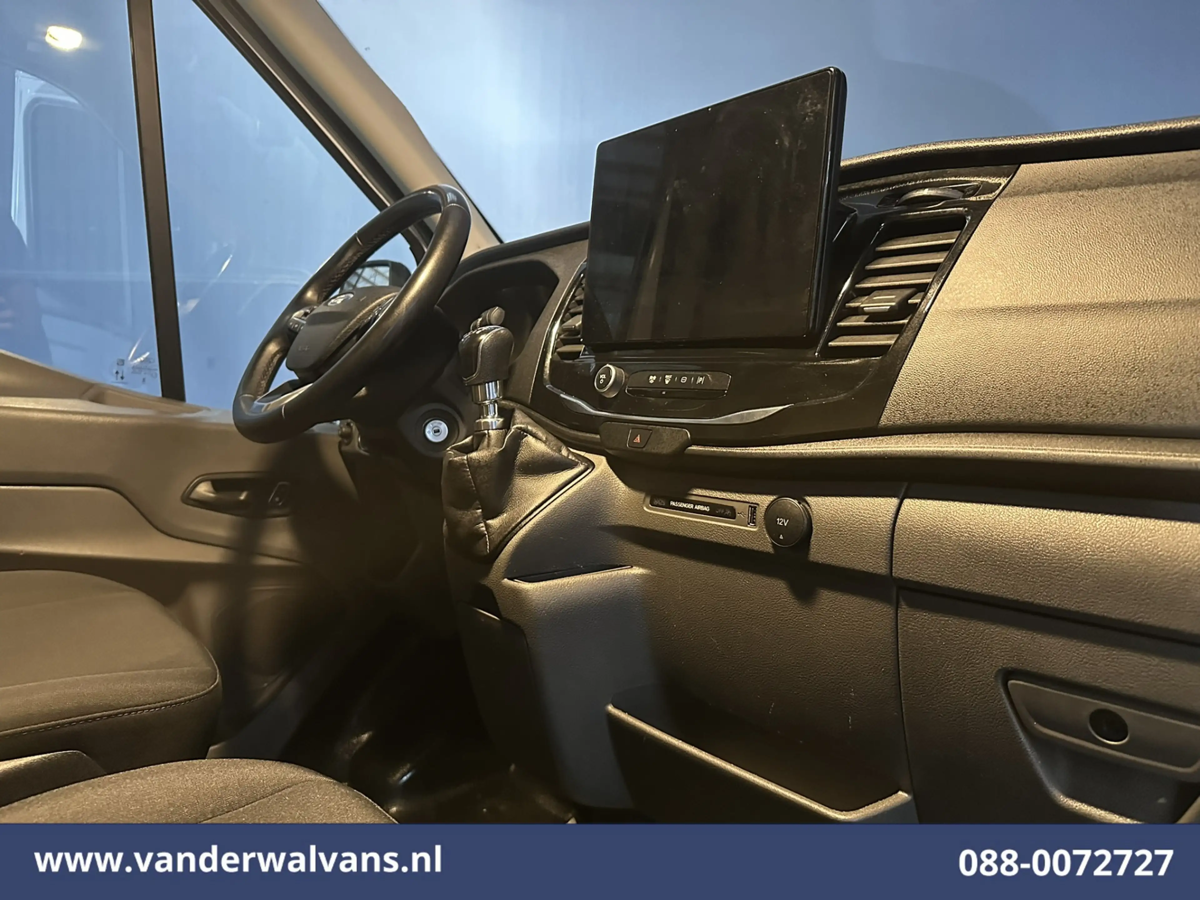 Ford Transit 2.0 TDCI 130pk L2H2 Euro6 Airco | Camera | Navigat — photo 15