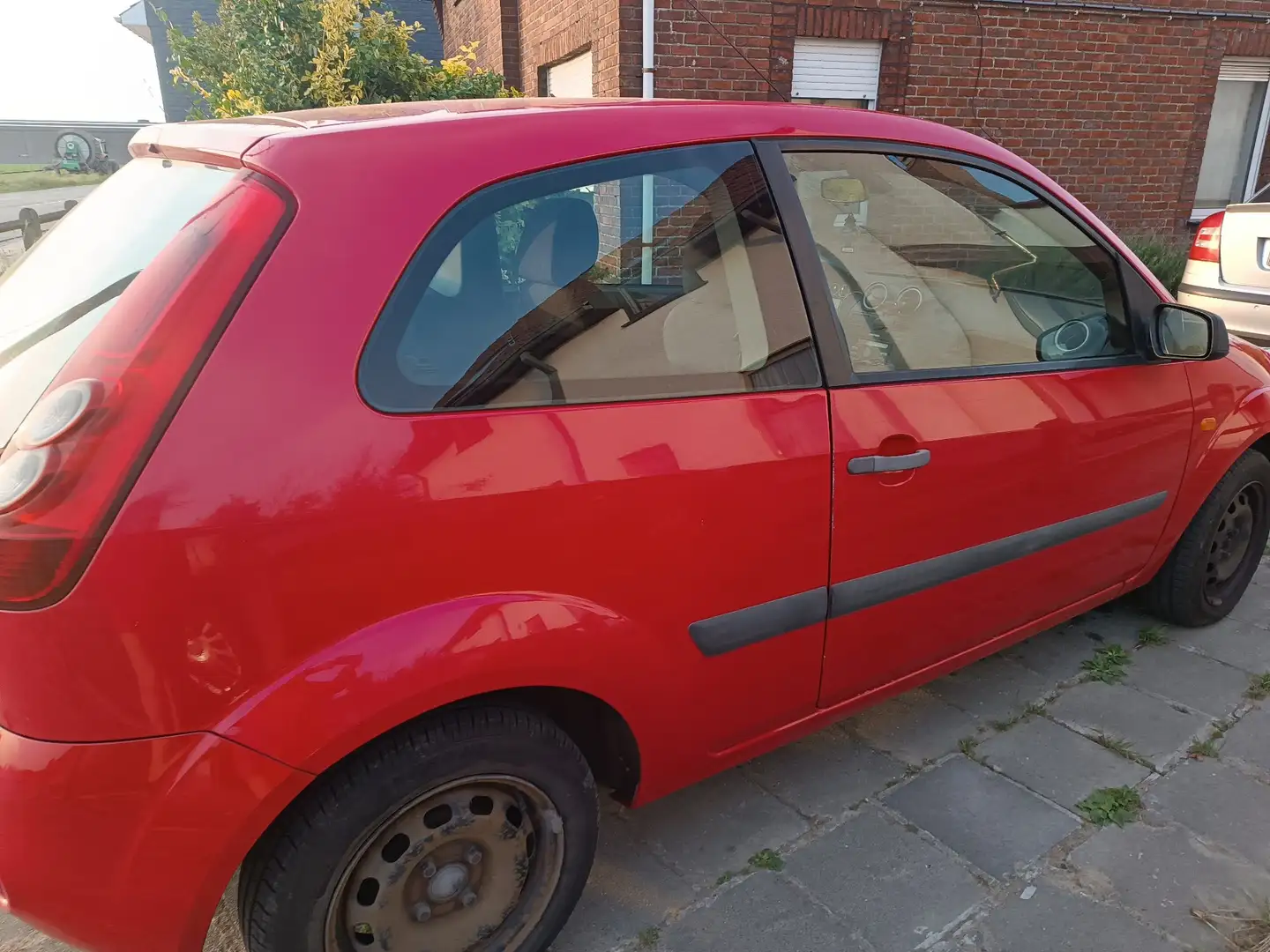 Ford Fiesta Courier - 2