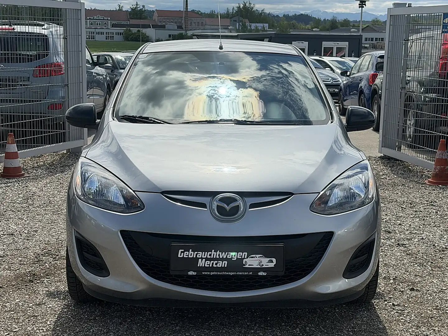 Mazda 2 Mazda2 1,3i Fashion Grau - 2