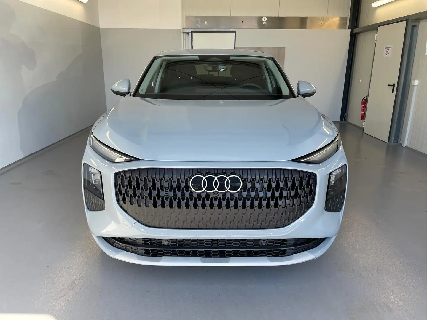 Audi Q3 Sportback NEU TFSI quattro Tech+AHK+LEDPlus+ACC... Grau - 2