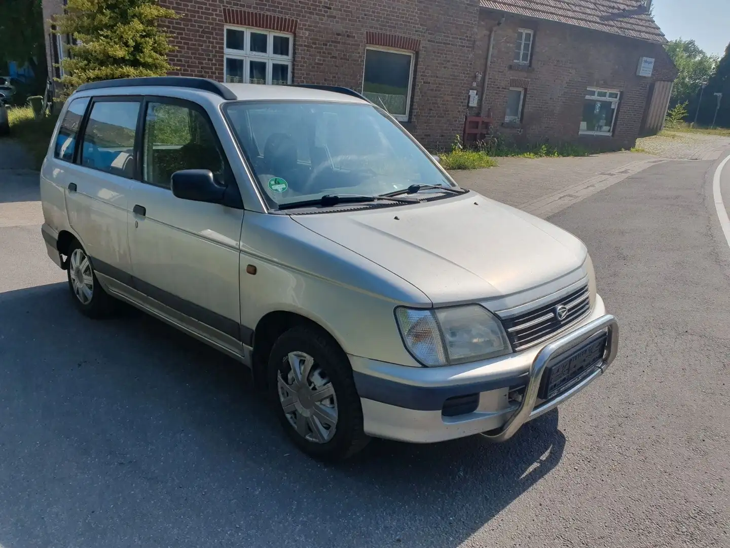Daihatsu Gran Move 1.6 Plus, Klimaanlage Šedá - 1