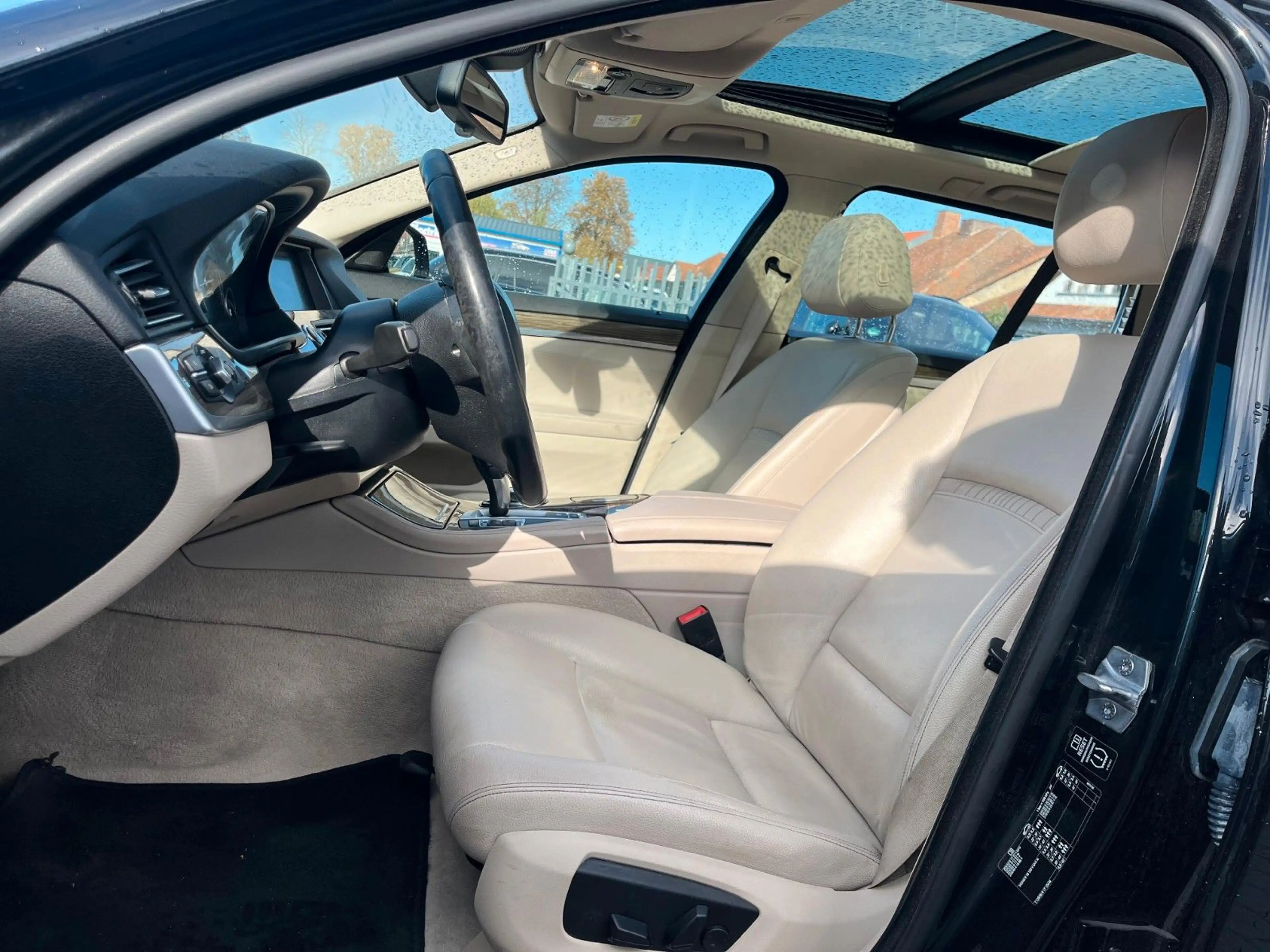 BMW 520 i Kombi AUTOMATIK*LED*NAV*SHZ*PANO*TEMP*AHK — photo 14