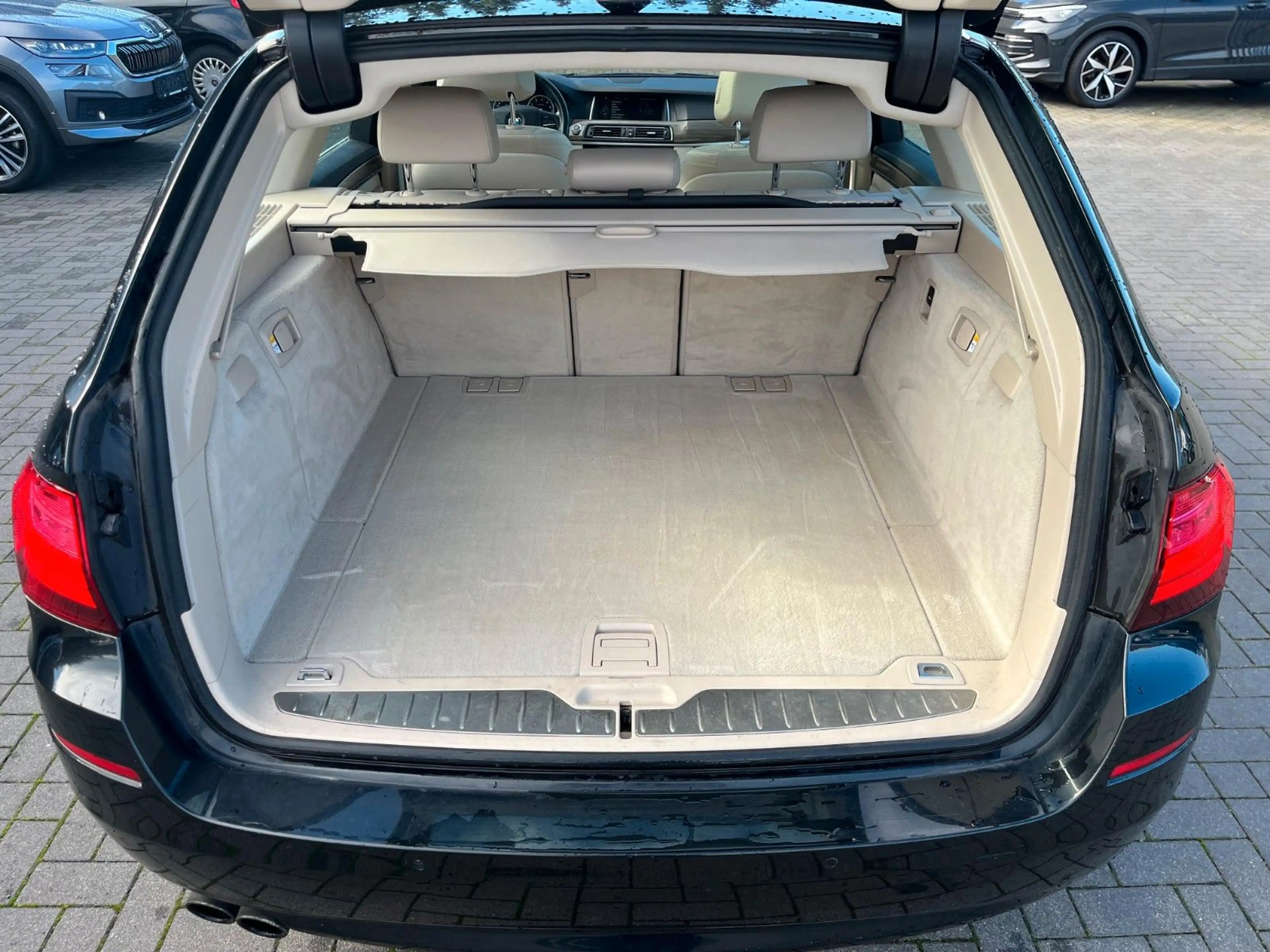 BMW 520 i Kombi AUTOMATIK*LED*NAV*SHZ*PANO*TEMP*AHK — photo 11