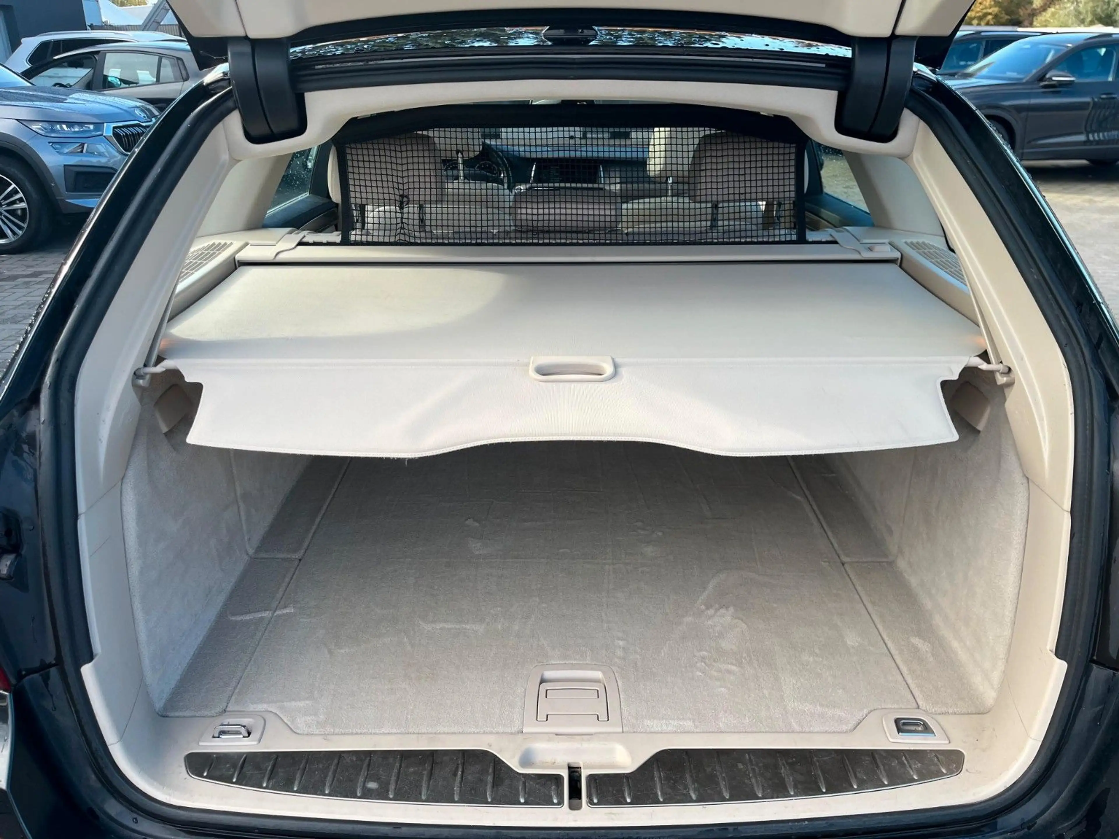 BMW 520 i Kombi AUTOMATIK*LED*NAV*SHZ*PANO*TEMP*AHK — photo 12