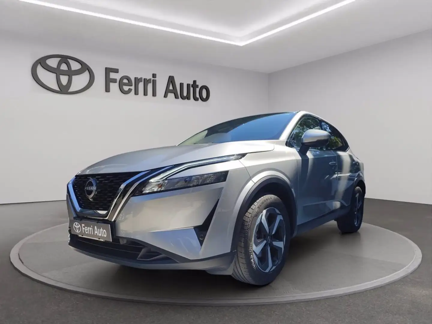 Nissan Qashqai 1.3 mhev n-connecta 2wd 140cv Gris - 1