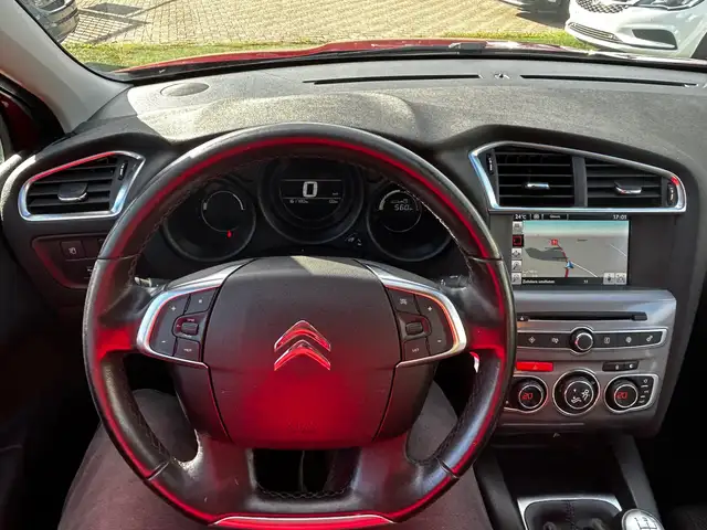 Citroen C4 view 13