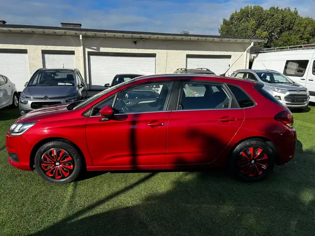 Citroen C4 view 4