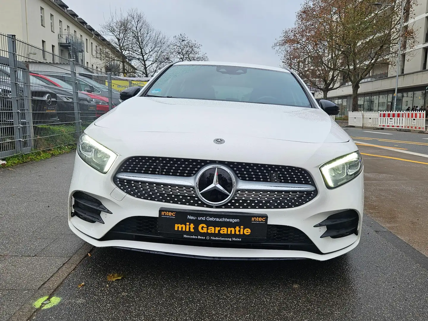 Mercedes-Benz A 220 A-Klasse 7G-DCT AMG Line Blanco - 1