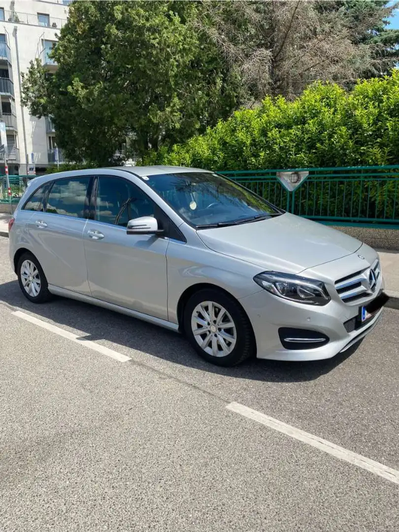 Mercedes-Benz B 180 B 180 A-Edition Aut. A-Edition Grau - 1