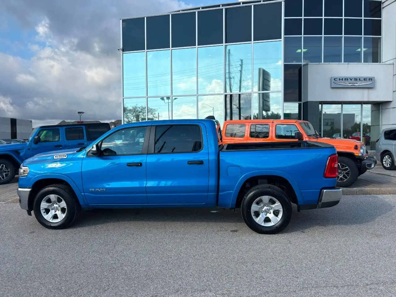 RAM 1500 снимка RAM 1500