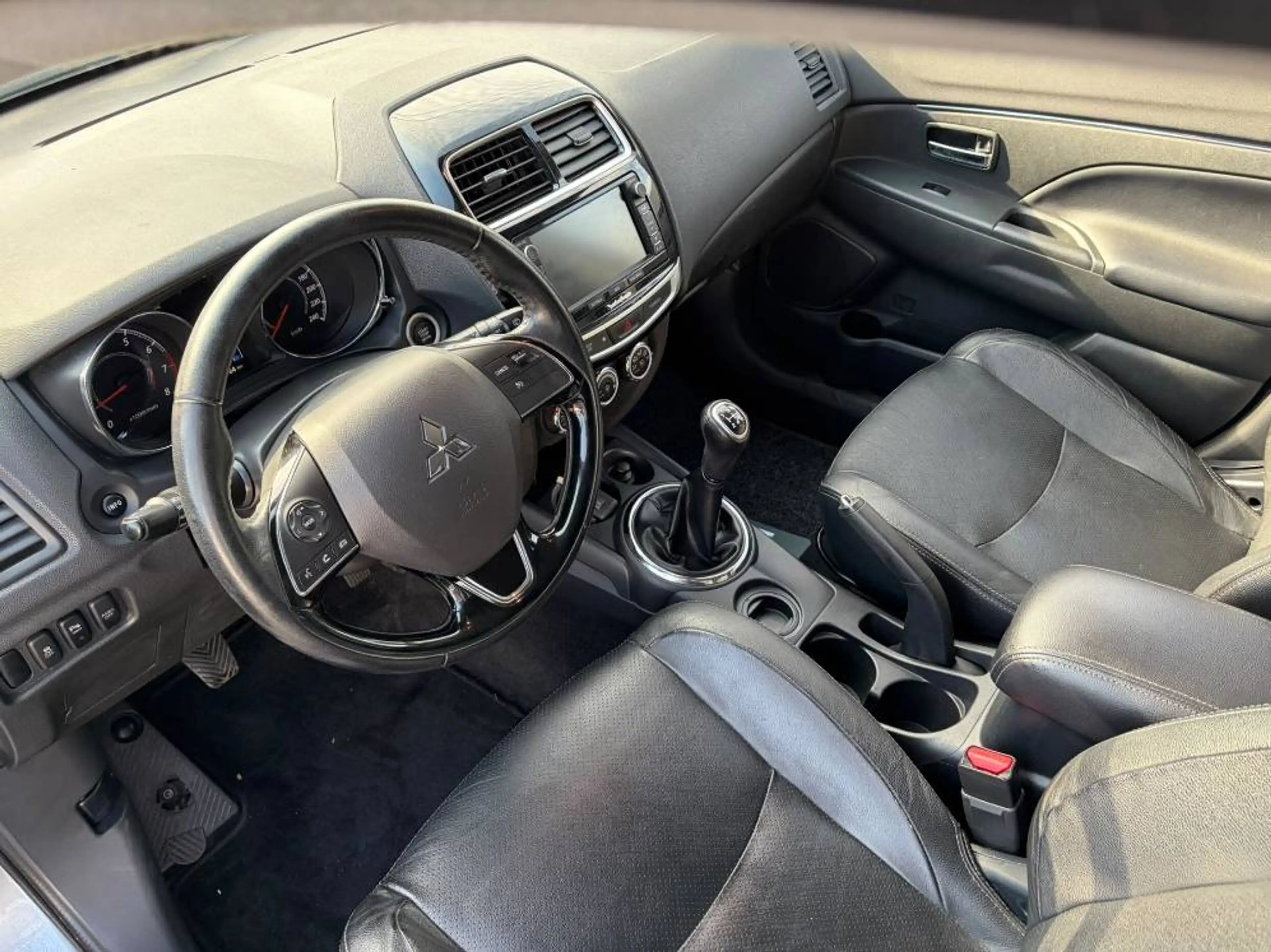 Mitsubishi ASX ASX 1.6i 2WD Instyle (EURO6) / NAVI / LEDER — photo 14