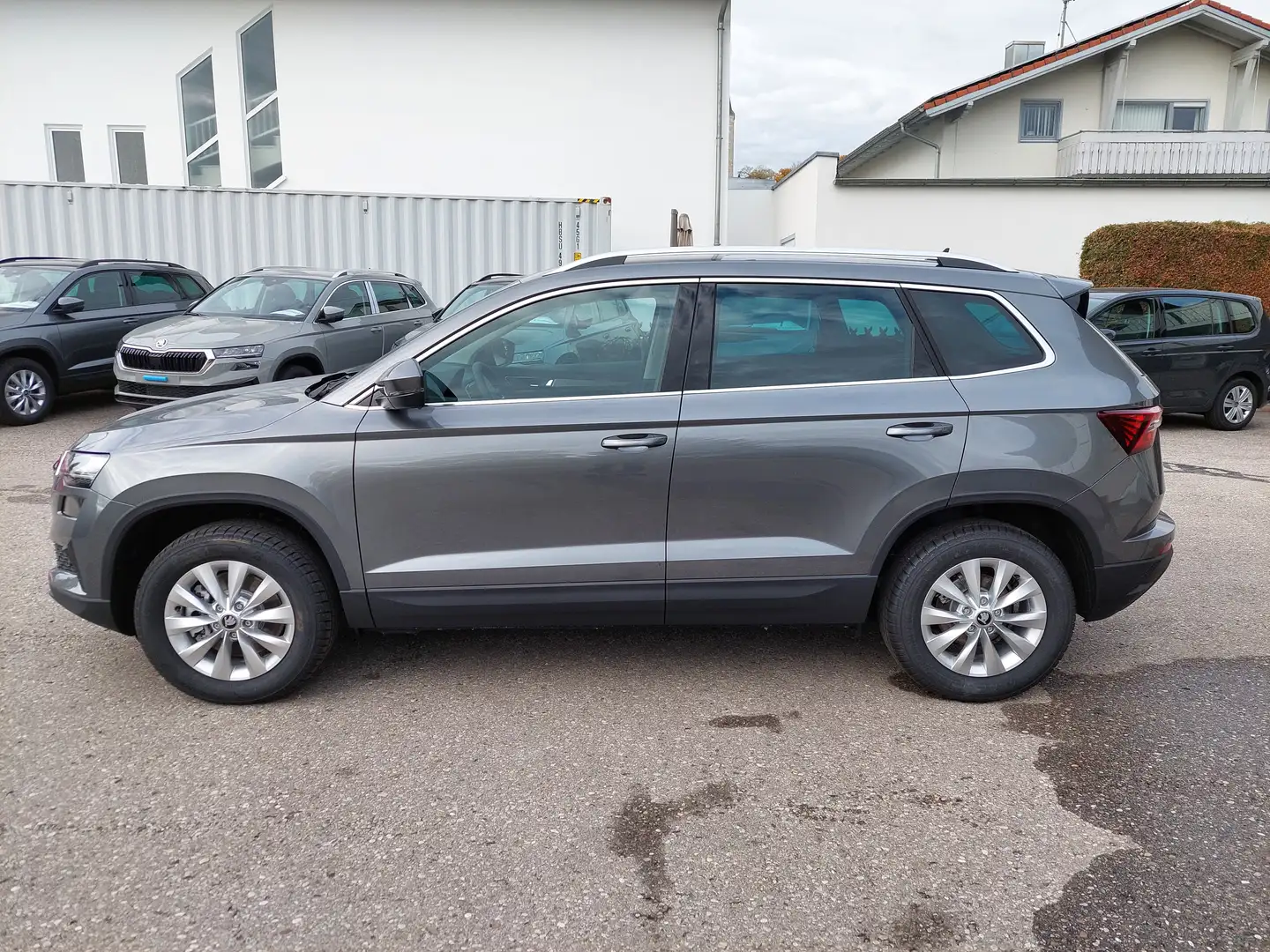 Skoda Karoq 1.5 TSI DSG Selection 130Jahre 5J.Gar. AHK Navi Gris - 1