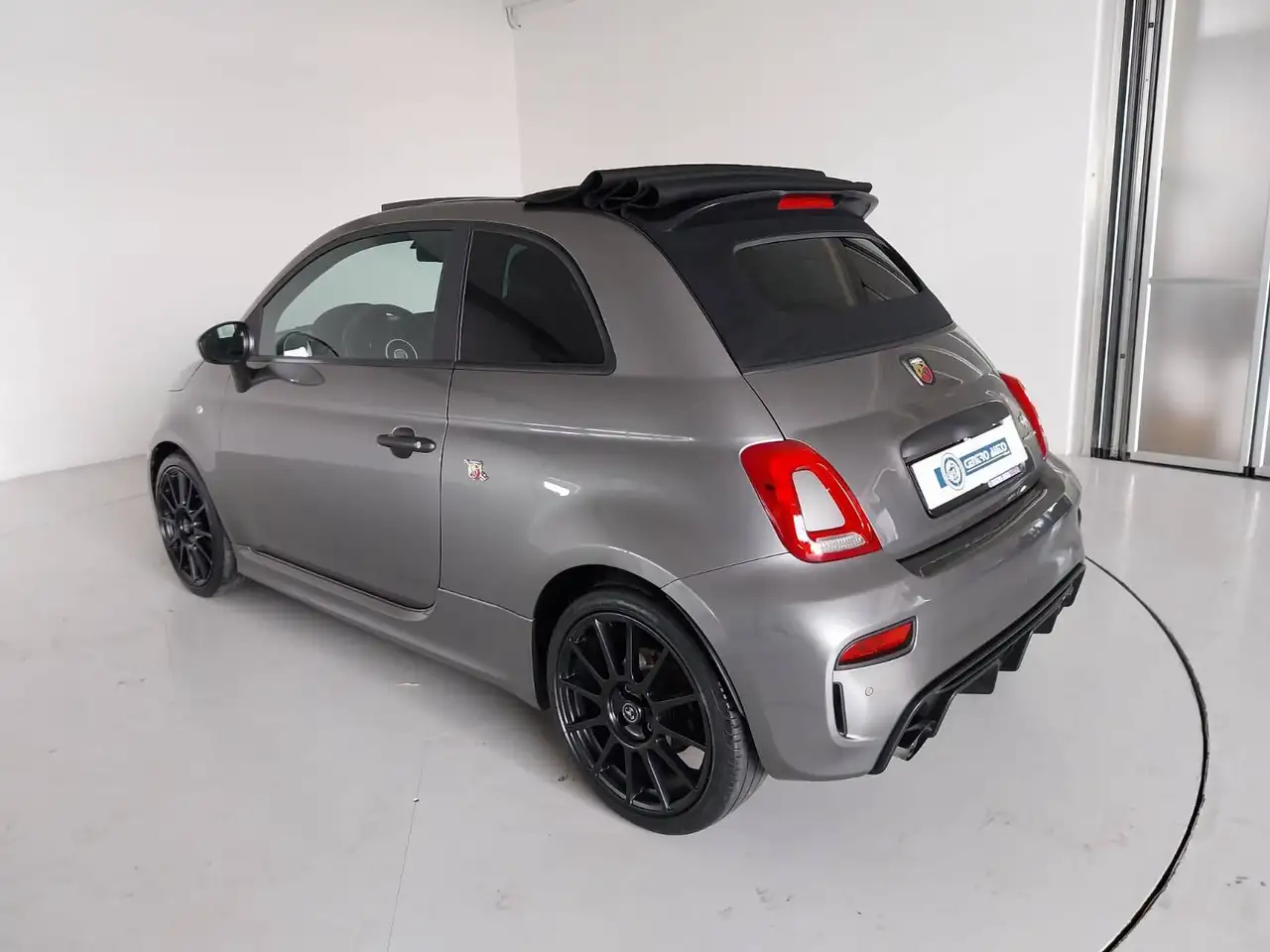 Abarth 695C 2024 — фото 15