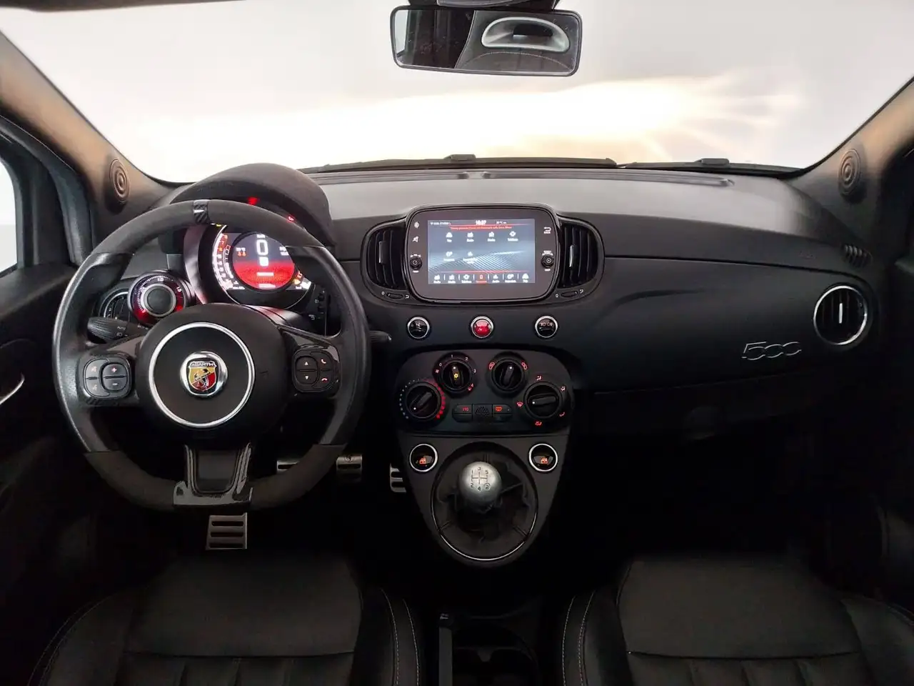 Abarth 695C 2024 — фото 10