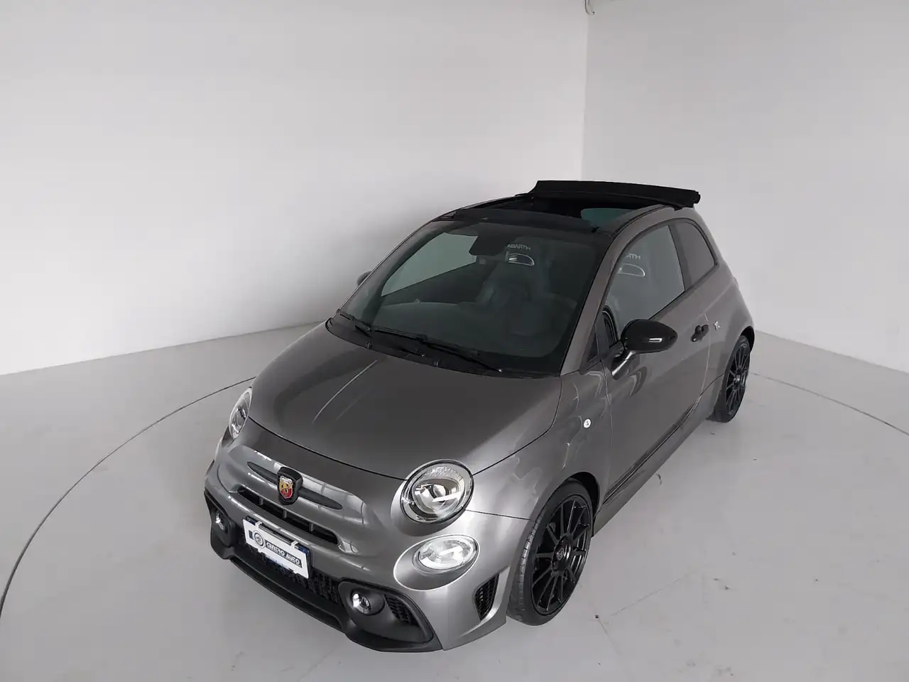Abarth 695C 2024