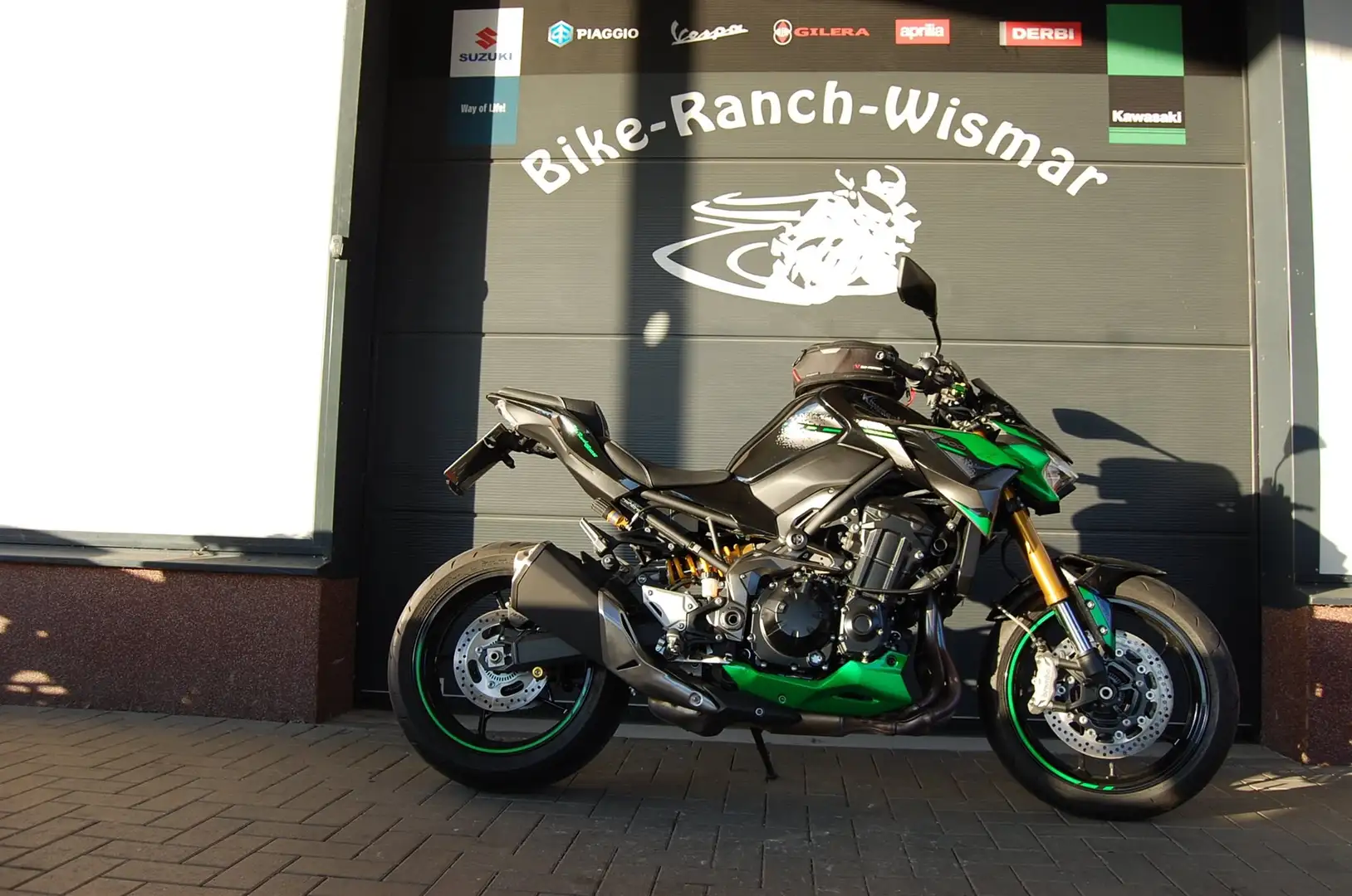 Kawasaki Z 900 SE Modell Top gepflegt Schwarz - 1