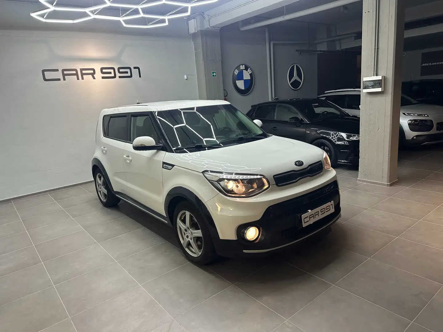 Kia Soul Soul 1.6 crdi 16v my17 DREAM -TEAM NAVI FARI XENO Blanc - 1
