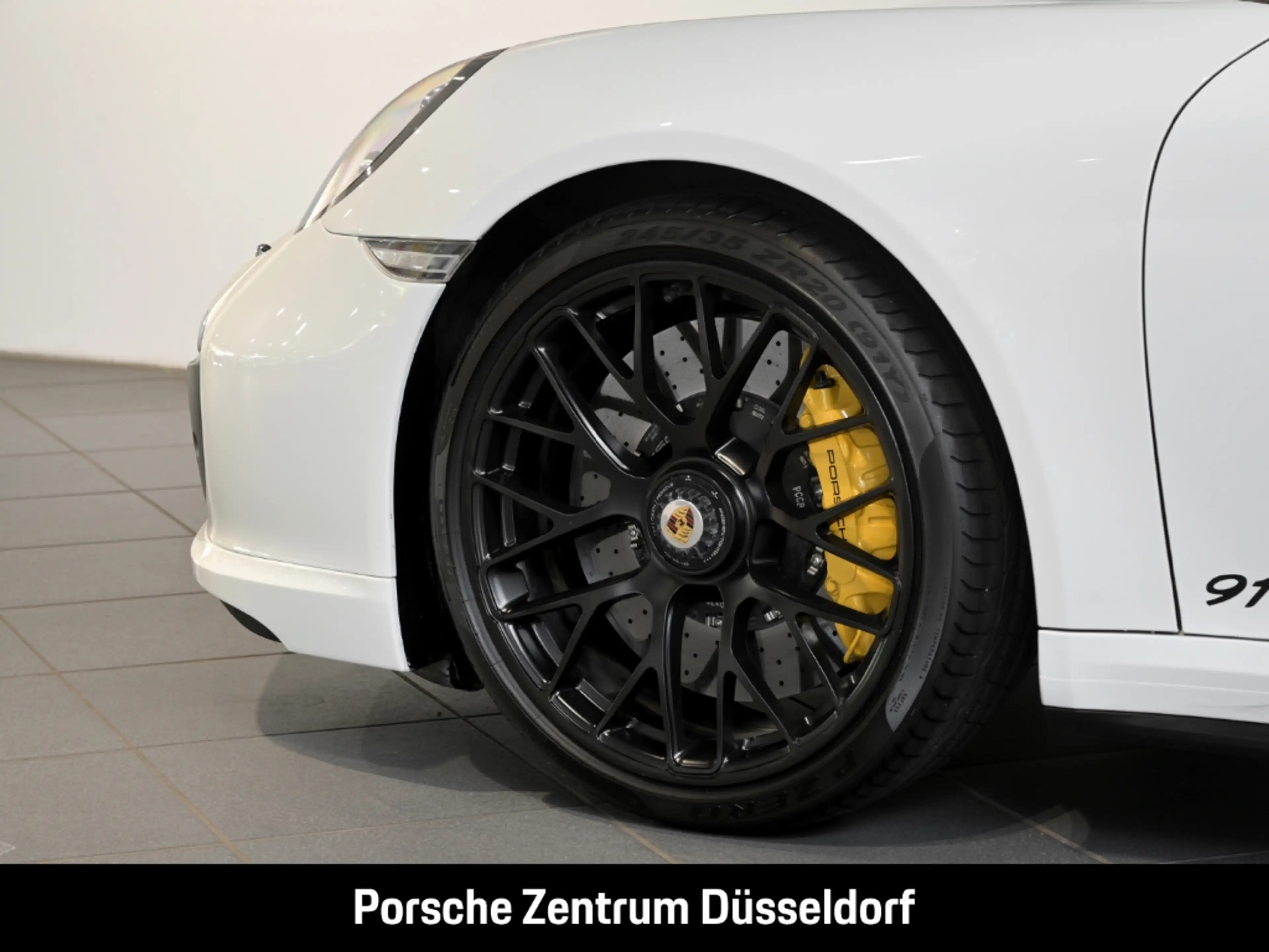 Porsche 991 -1 (911) Turbo S Cabriolet — photo 9