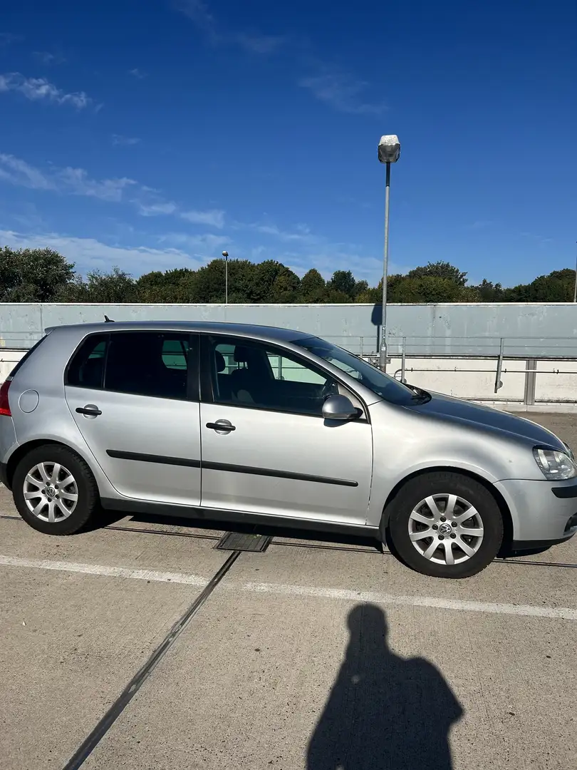 Volkswagen Golf 1.6 FSI Automatik Sportline - 2