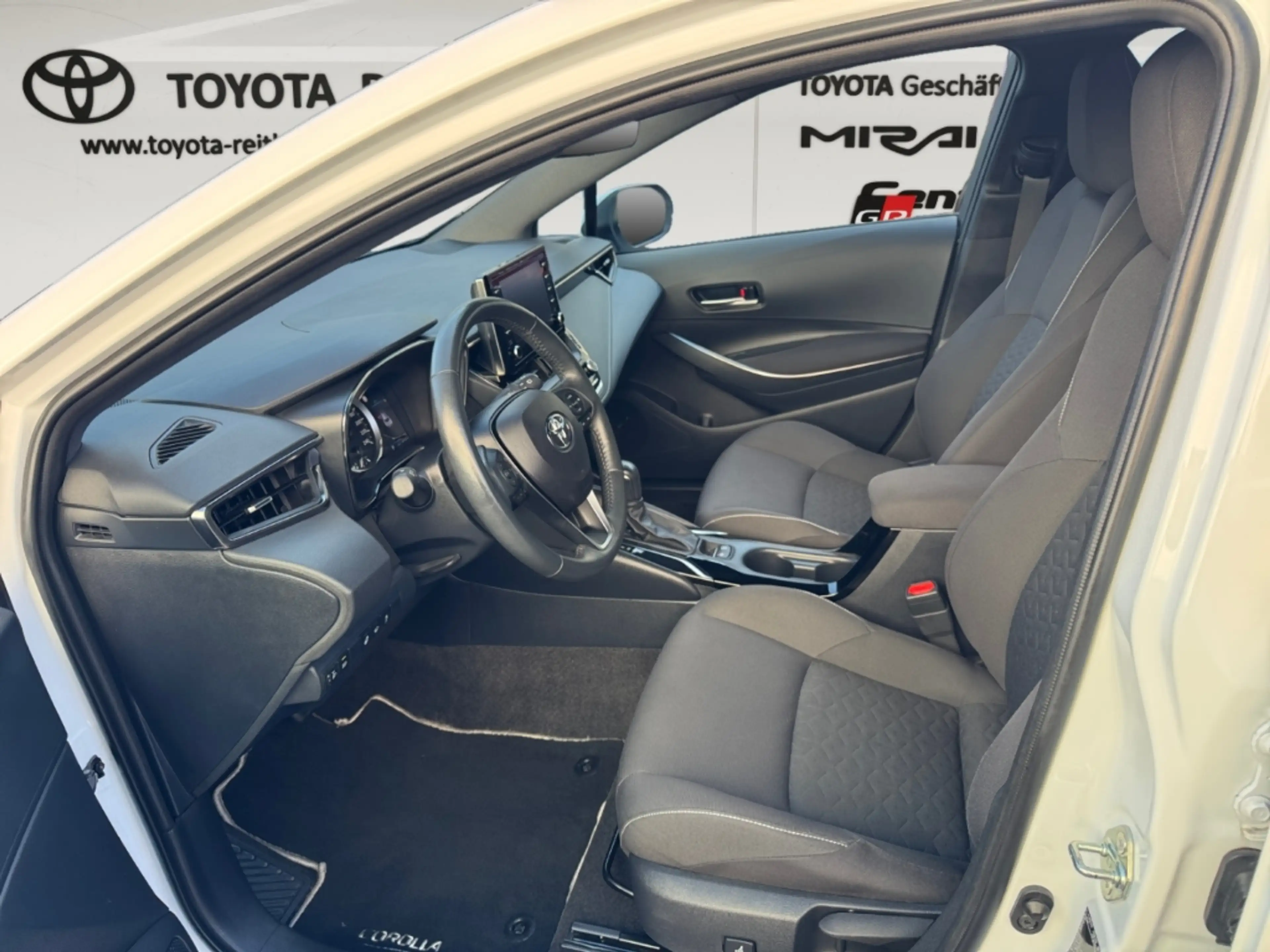 Toyota Corolla Hybrid Comfort Navi LED ACC Apple CarPlay Android — photo 9