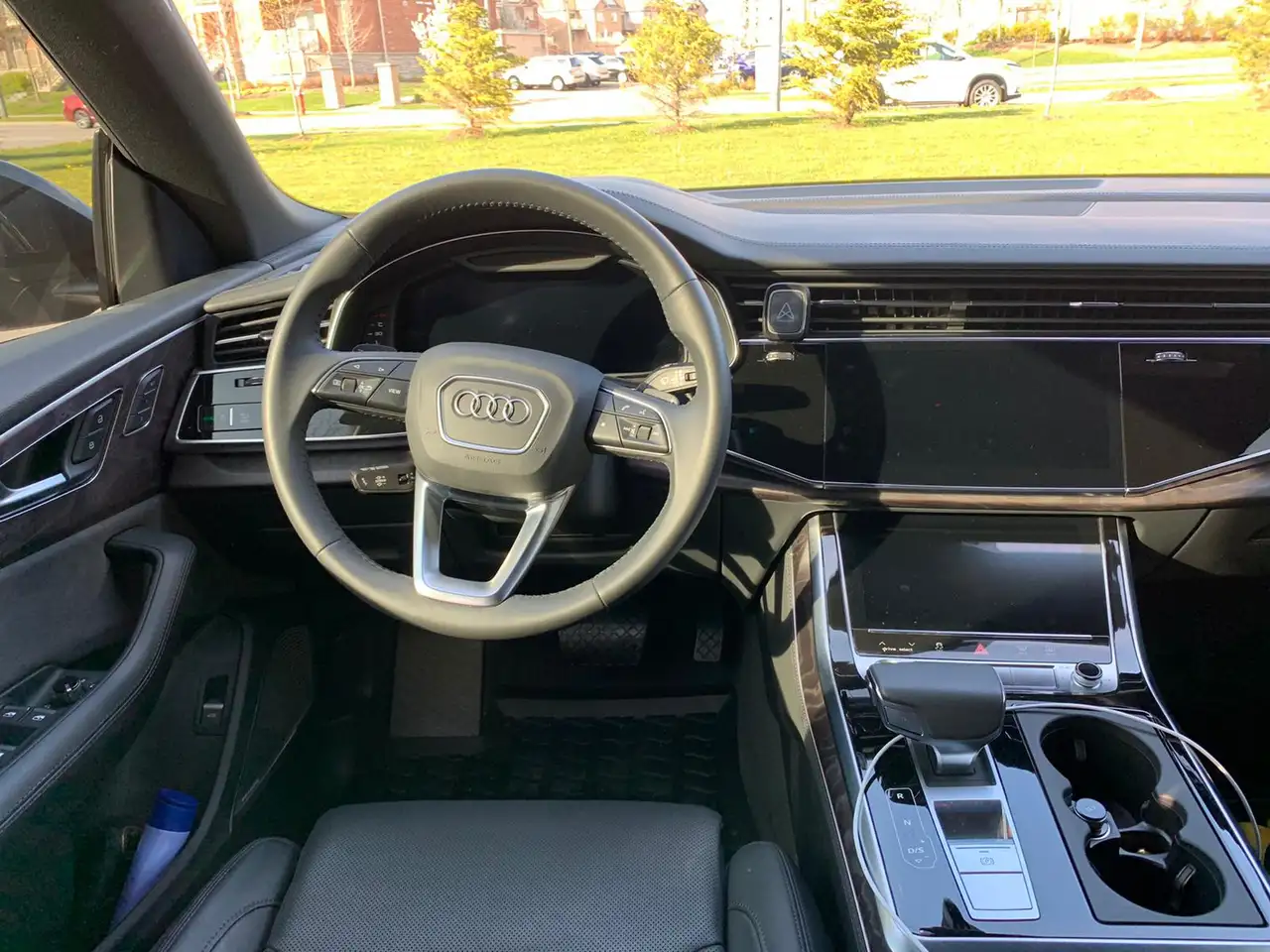 Audi Q8 снимка Audi Q8